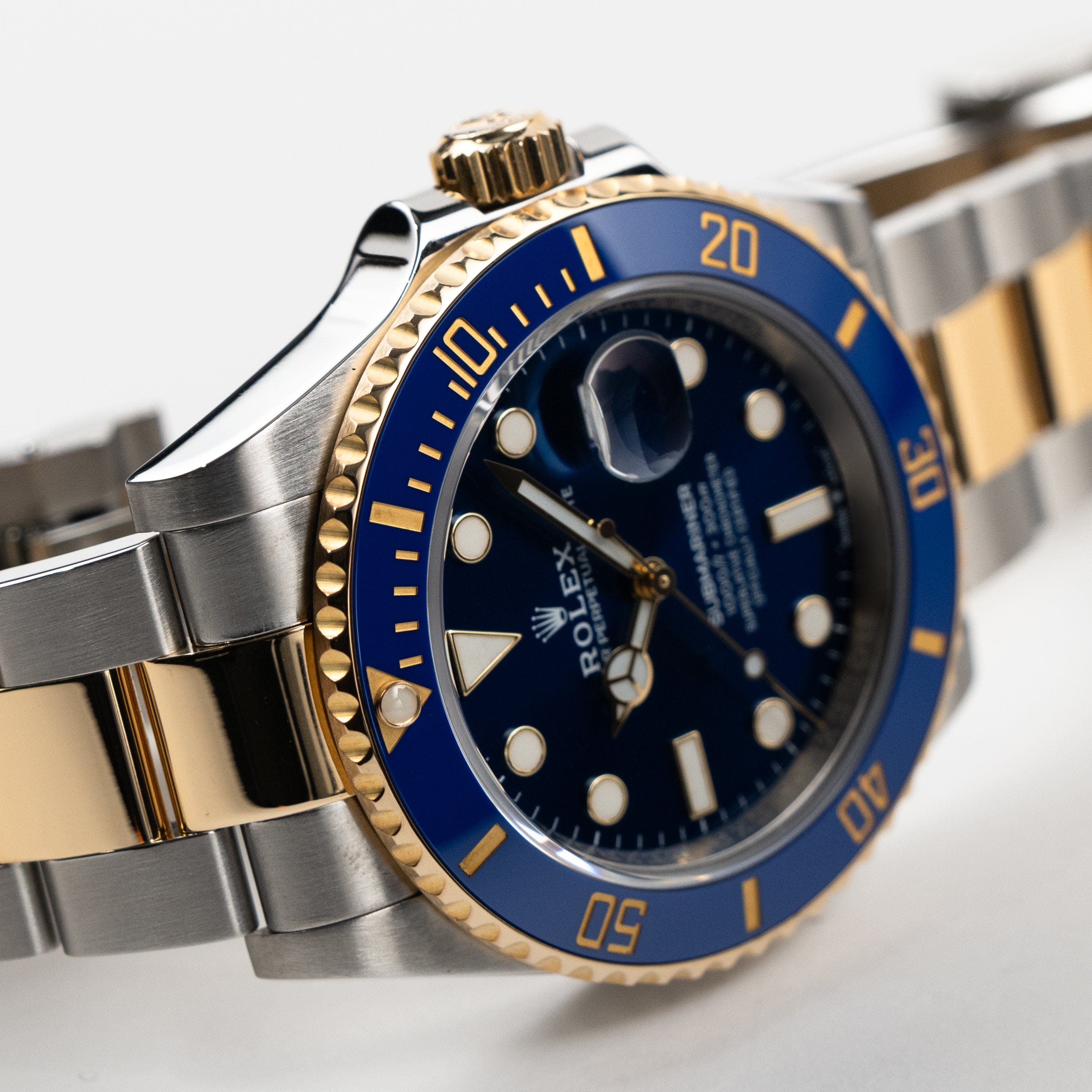 Submariner Date Yellow Gold & Steel Blue Dial 41mm Product Image 3