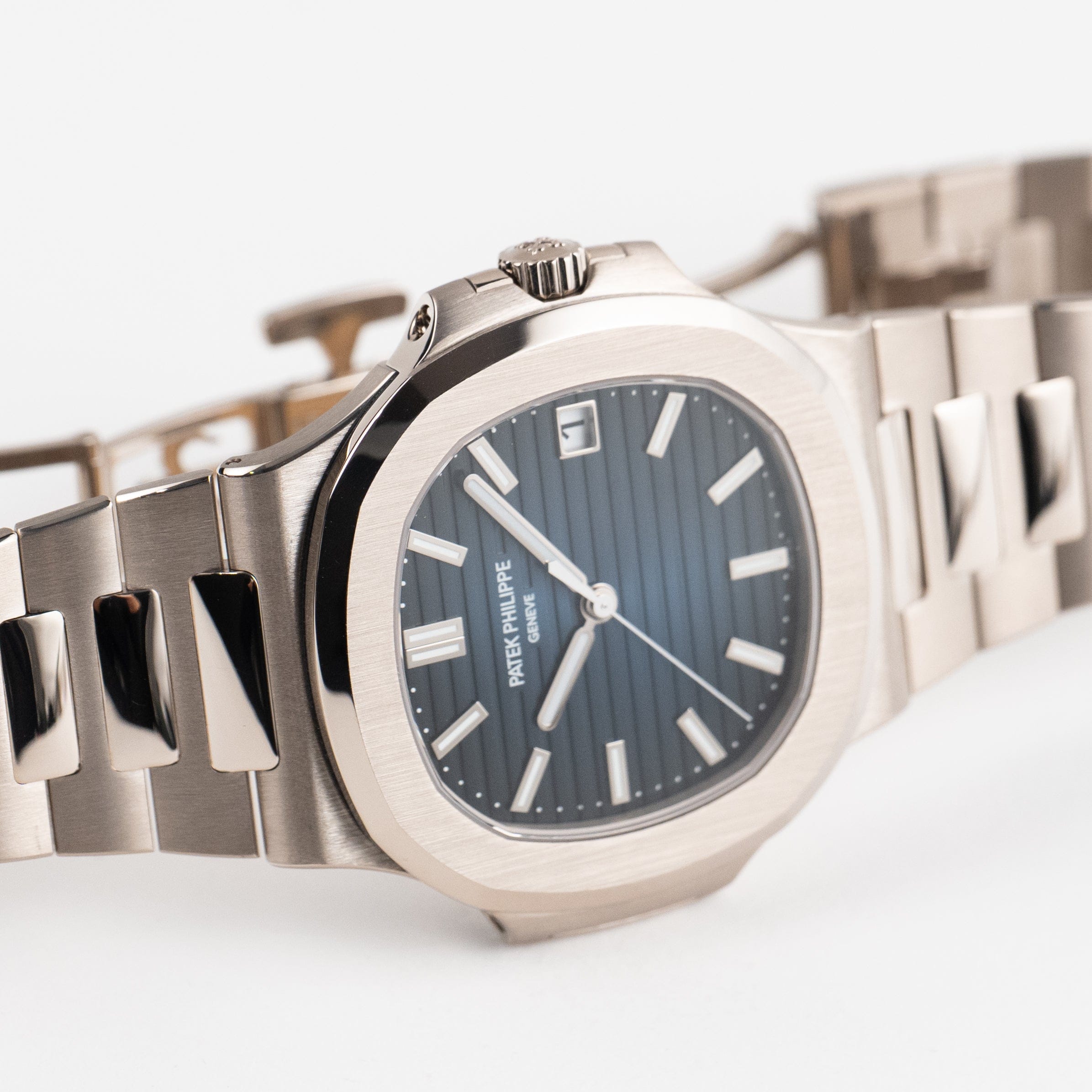 Nautilus White Gold Blue Dial 41mm Product Image 3