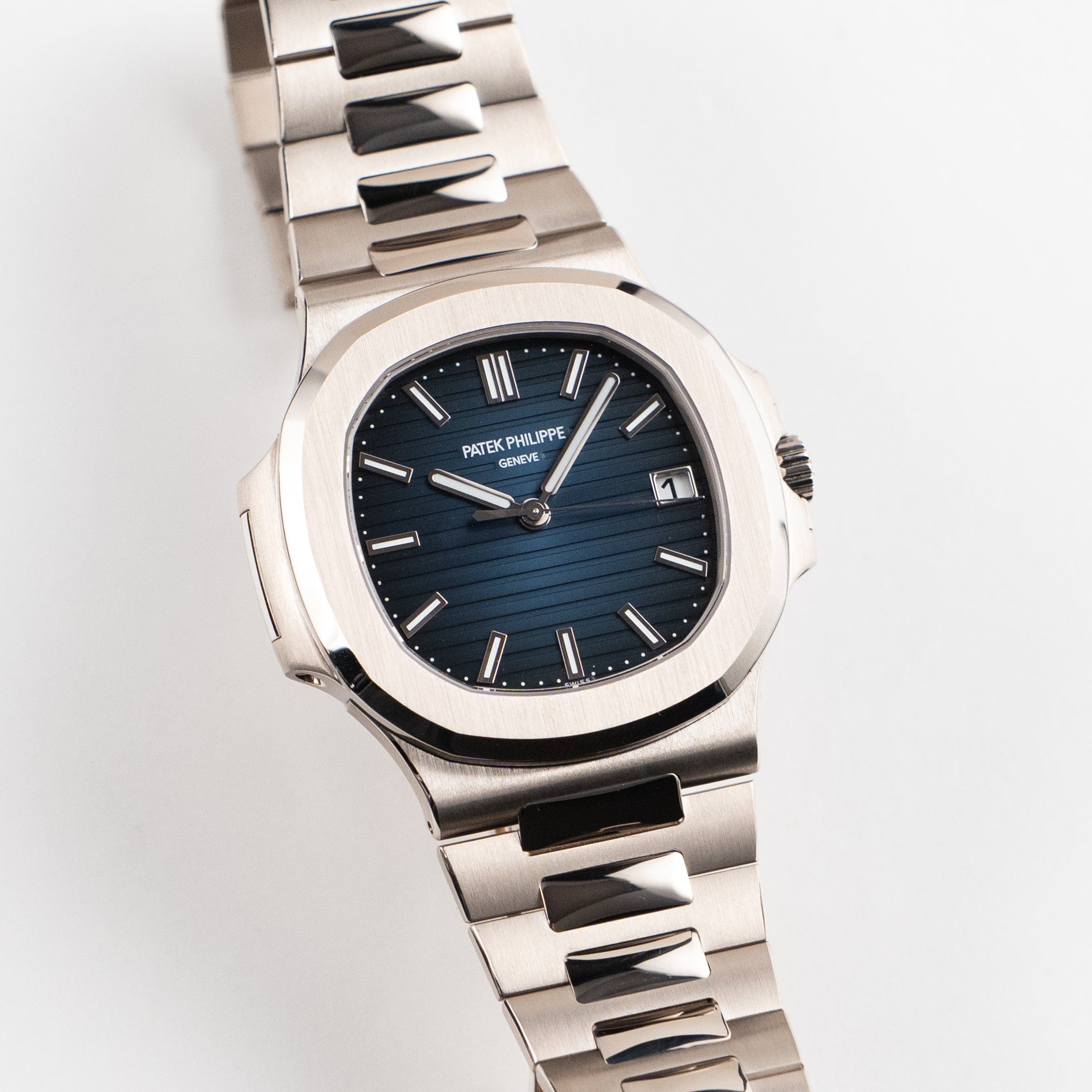 Nautilus White Gold Blue Dial 41mm Product Image 1