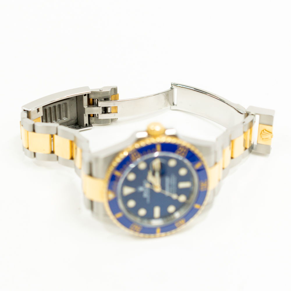 Submariner Date Yellow Gold & Steel Blue Dial 41mm Product Image 6