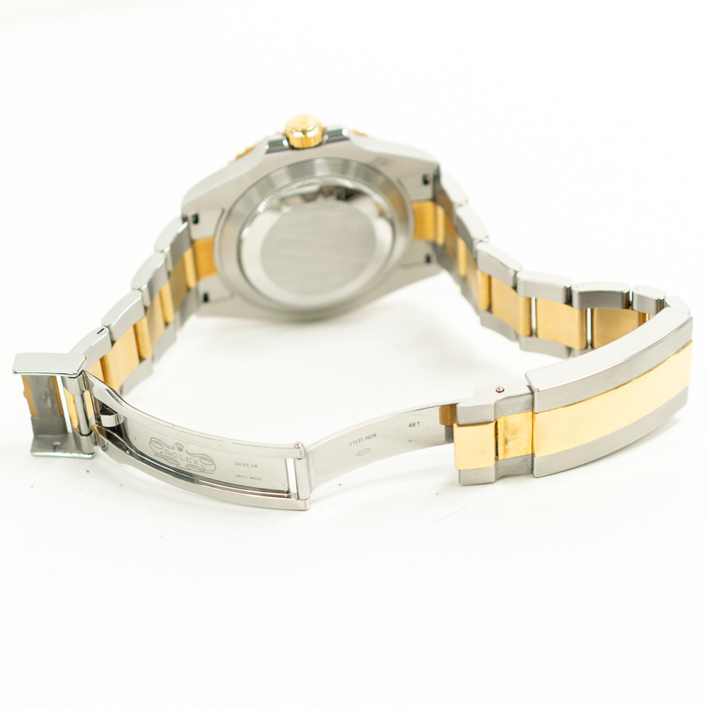 Submariner Date Yellow Gold & Steel Blue Dial 41mm Product Image 5