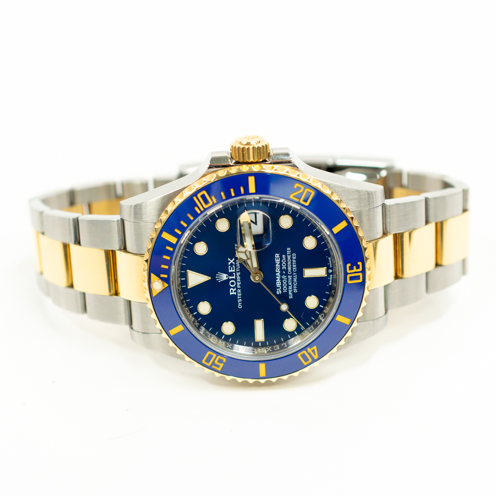 Submariner Date Yellow Gold & Steel Blue Dial 41mm Product Image 2