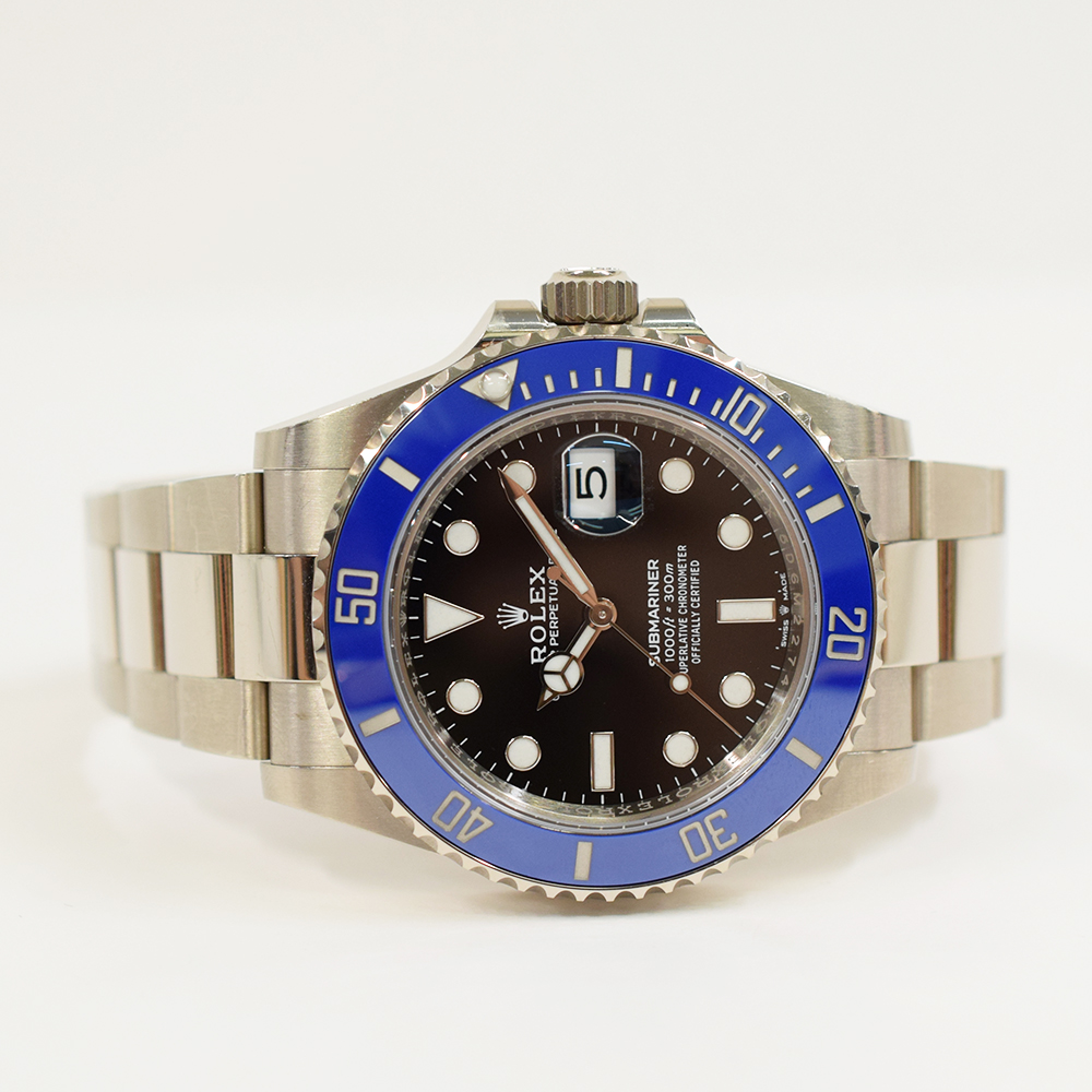 Submariner Date White Gold Black Dial 41mm Product Image 2