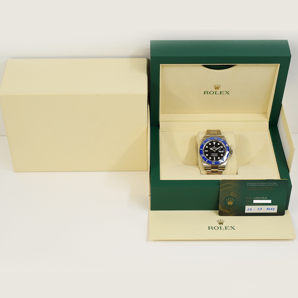 Submariner Date White Gold Black Dial 41mm Product Image 10