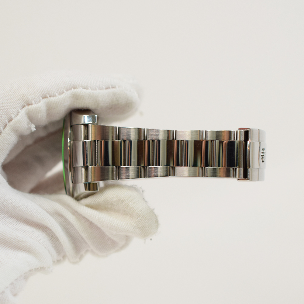 Milgauss GV Steel Z-Blue Dial 40mm Product Image 9