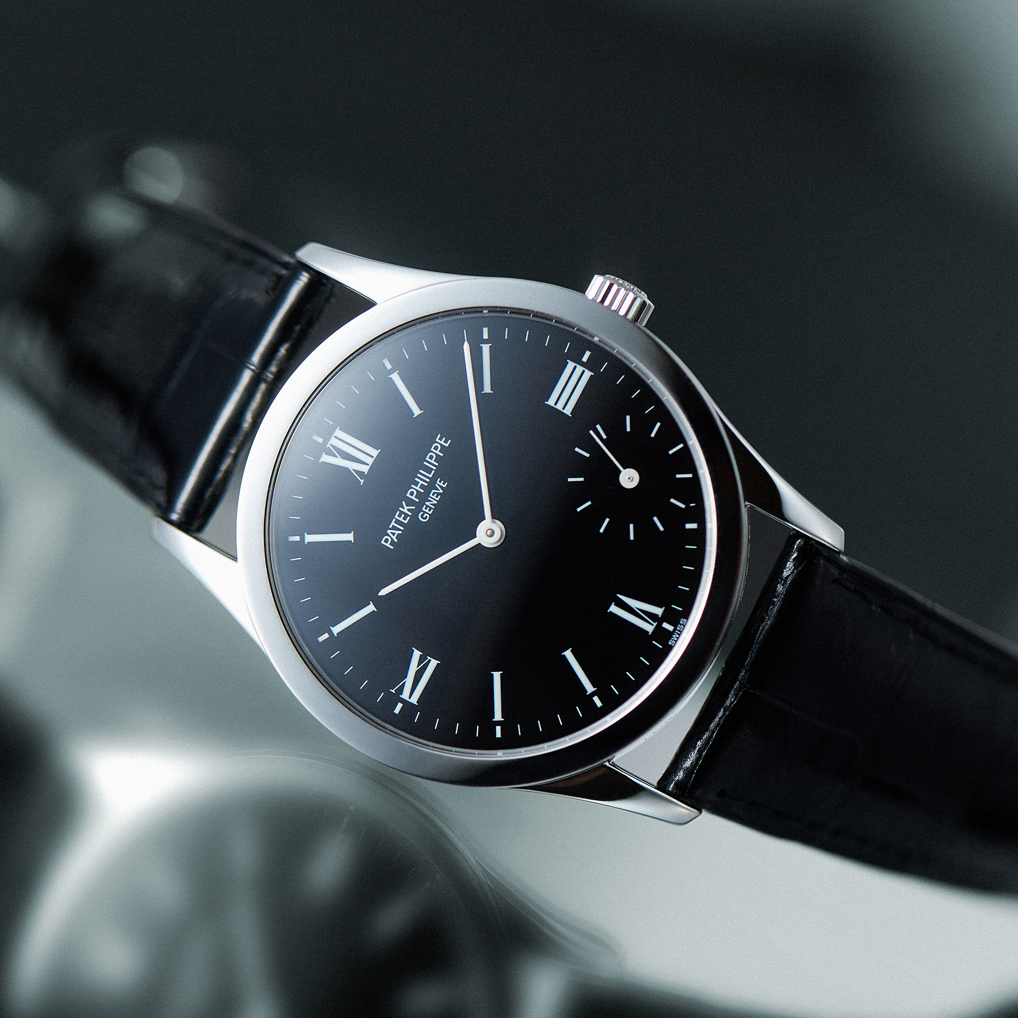 Calatrava Platinum Black Dial 33mm Product Image