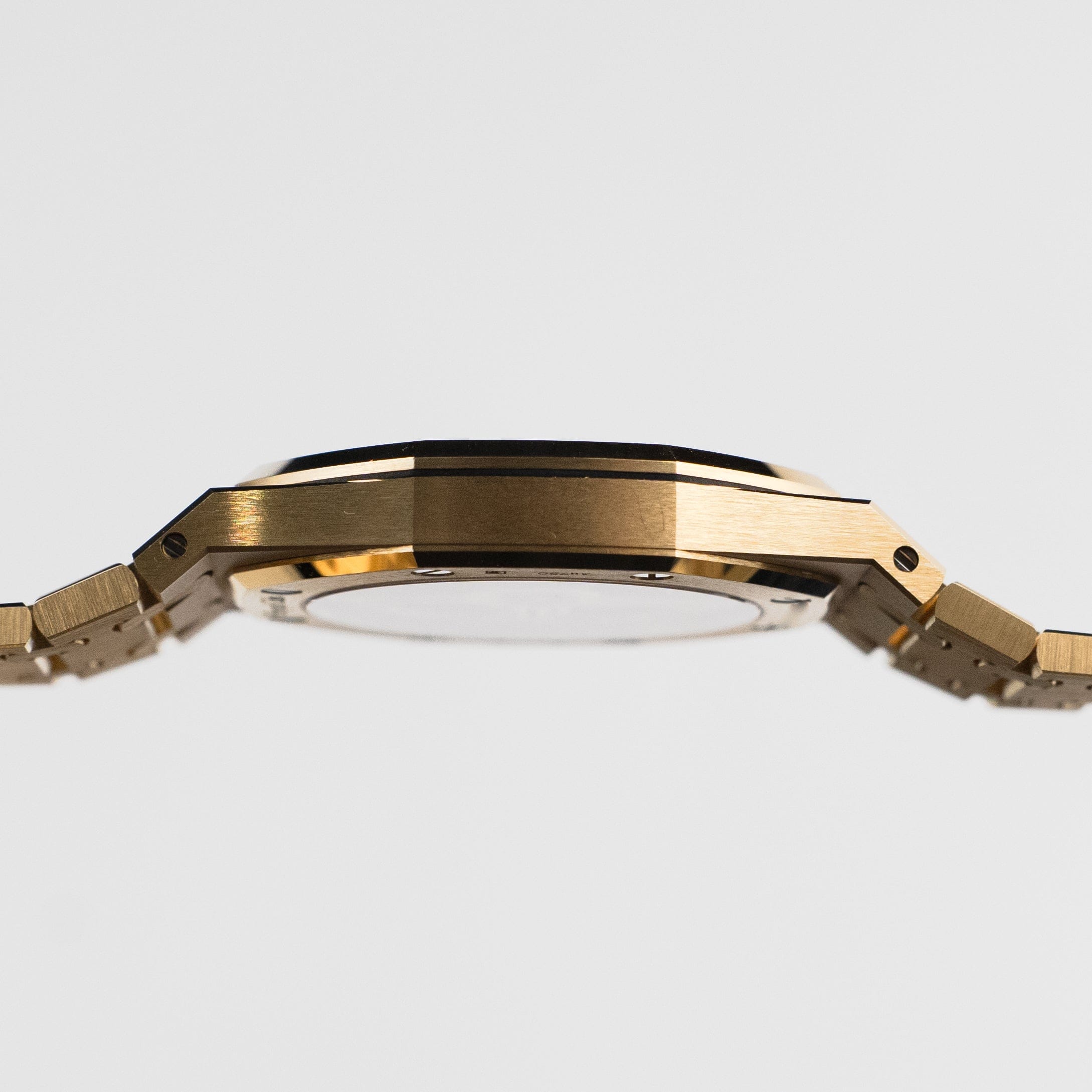 Royal Oak "Jumbo" Extra-Thin Yellow Gold Champagne Dial 39mm Product Image 4