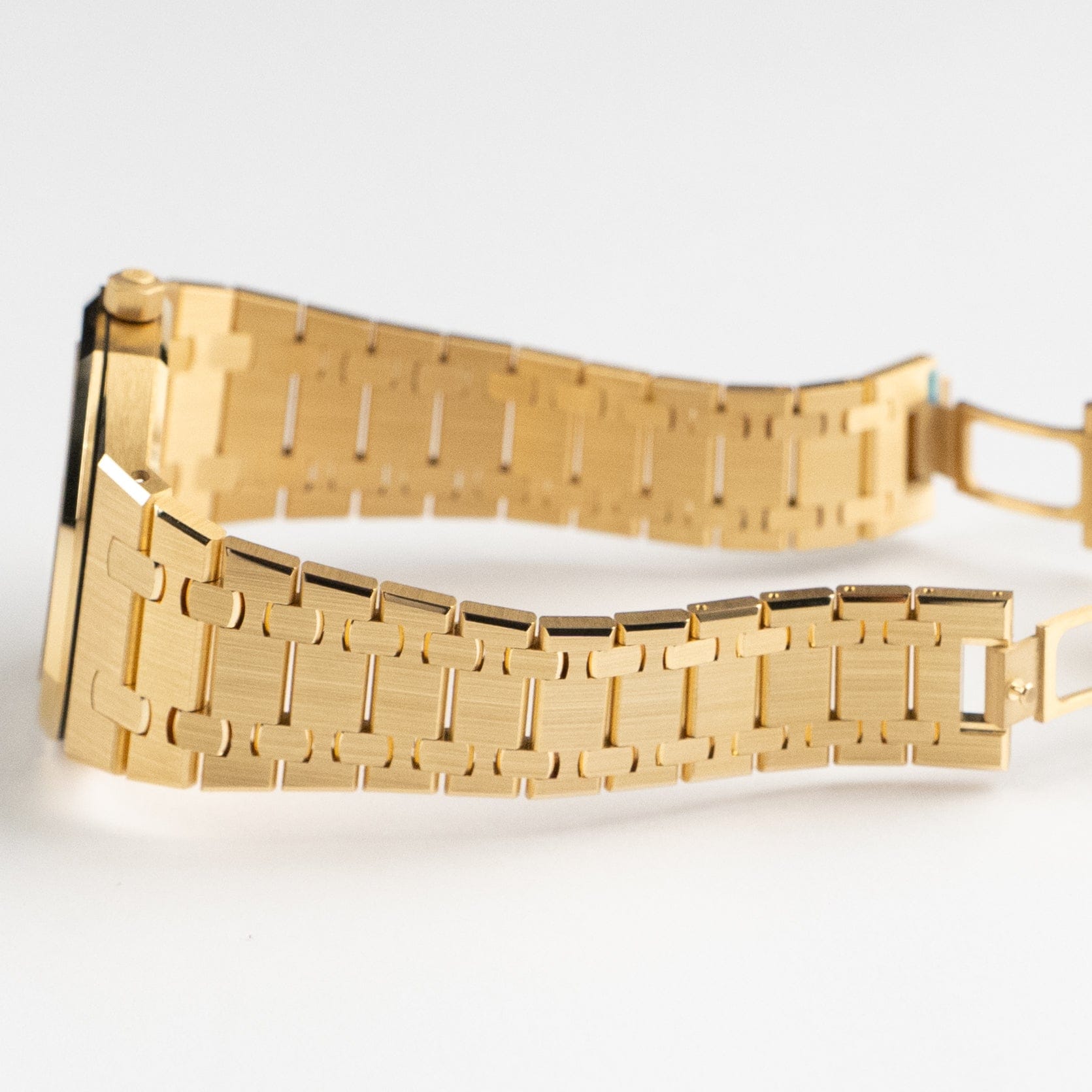 Royal Oak "Jumbo" Extra-Thin Yellow Gold Champagne Dial 39mm Product Image 7