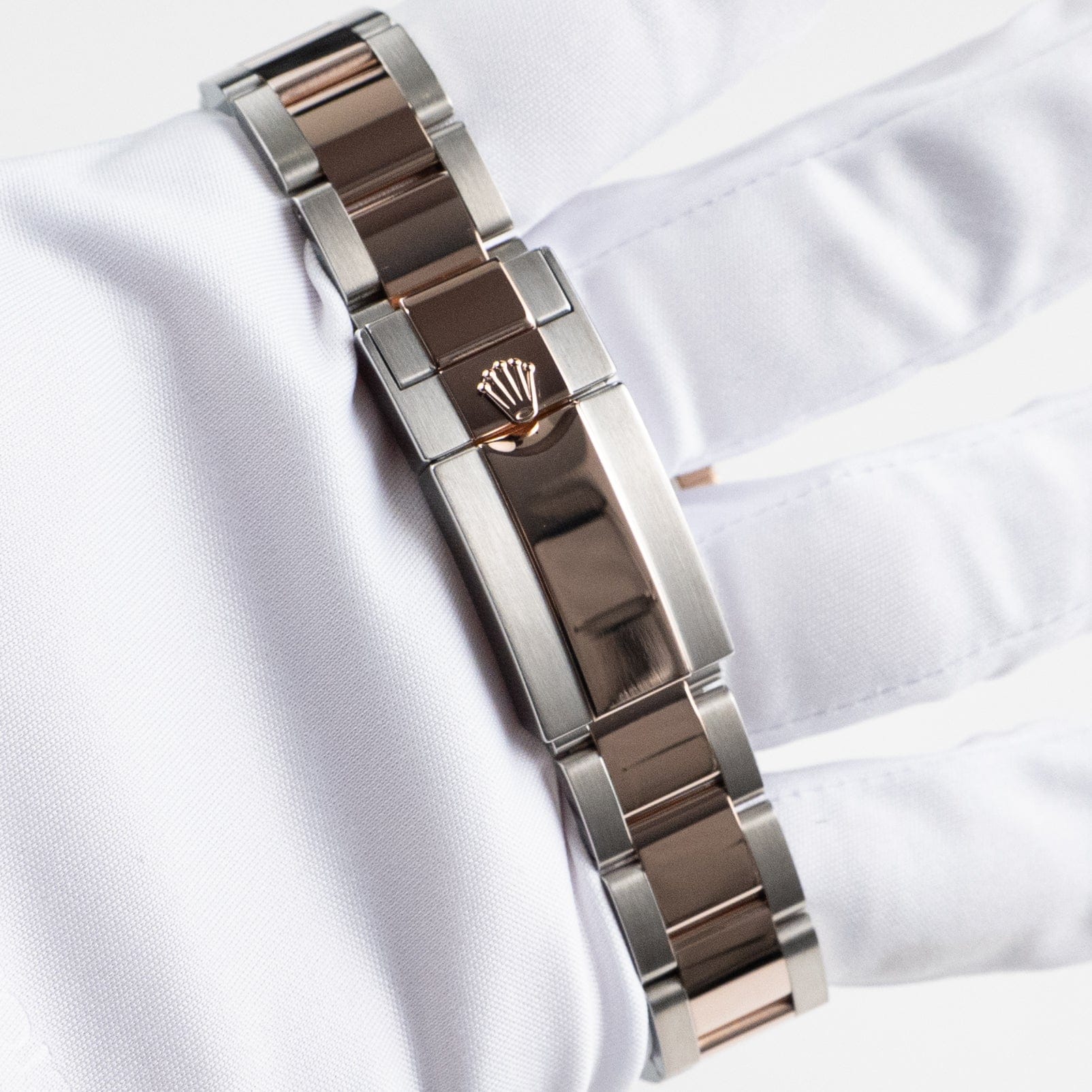 GMT-Master II "Rootbeer" Rose Gold & Steel Black Dial 40mm Product Image 9