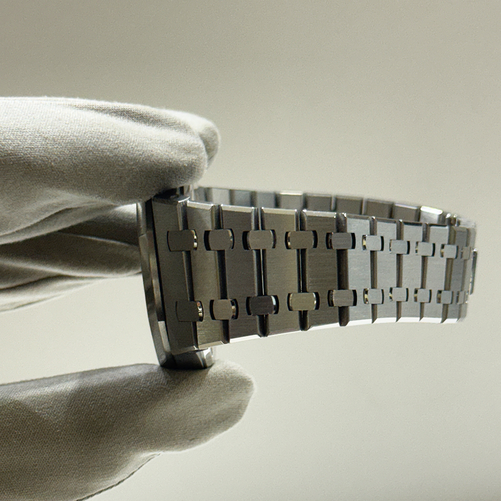 Royal Oak Selfwinding Steel Silver Dial 41mm Product Image 10