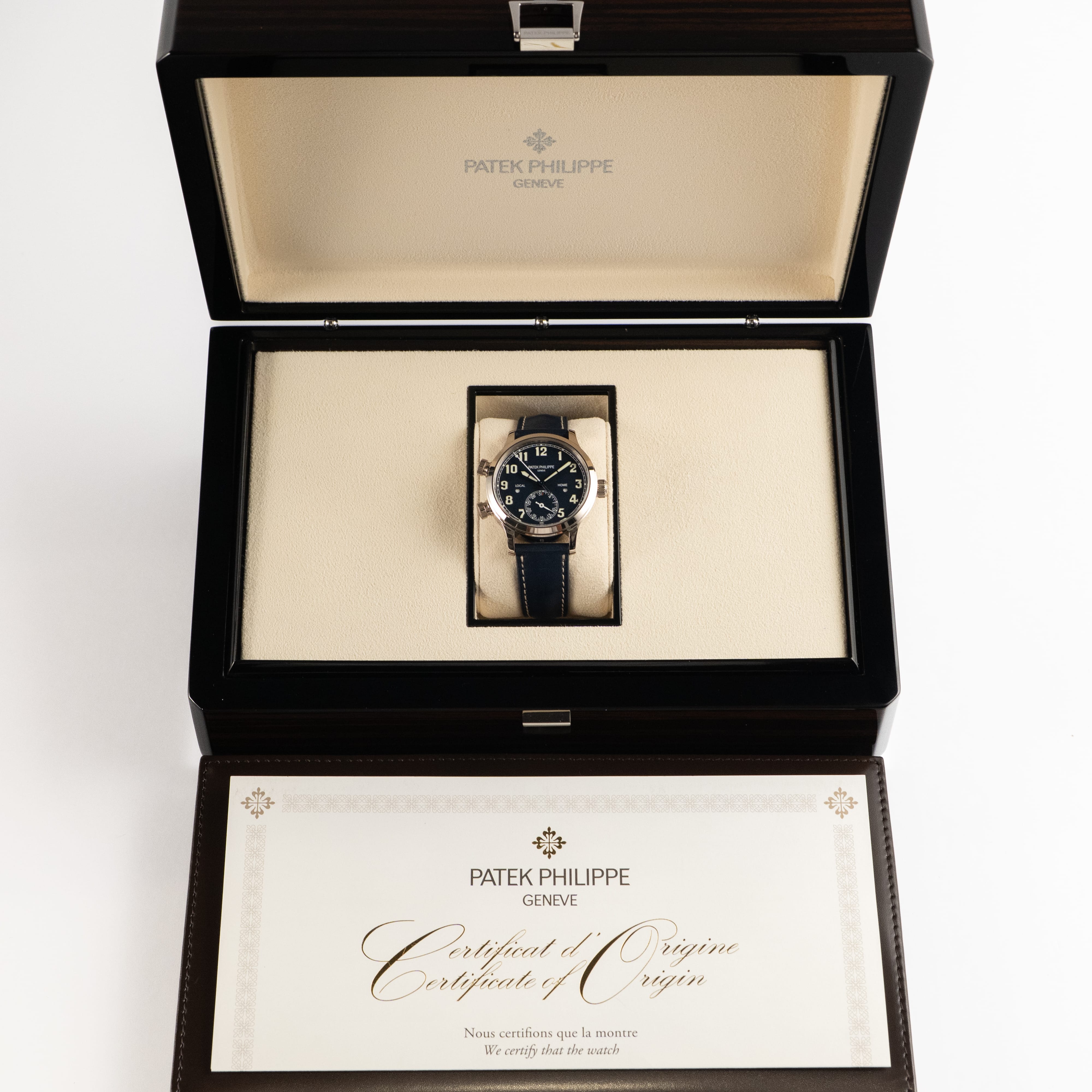 Calatrava Pilot Travel Time White Gold Blue Dial 37mm Product Image 10