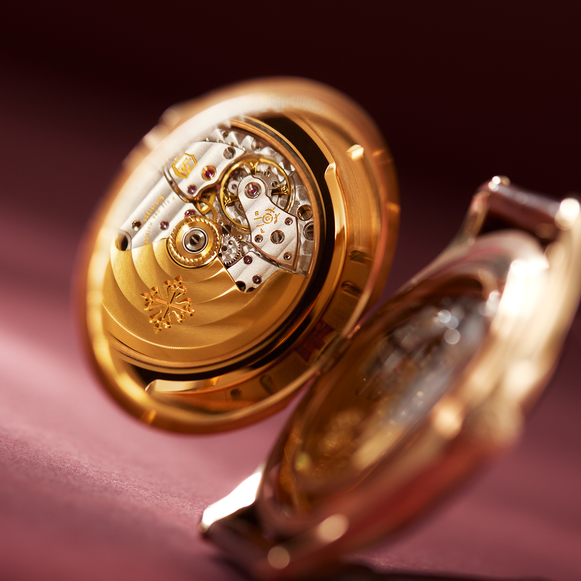 Calatrava Rose Gold Ivory Dial 39mm Product Image