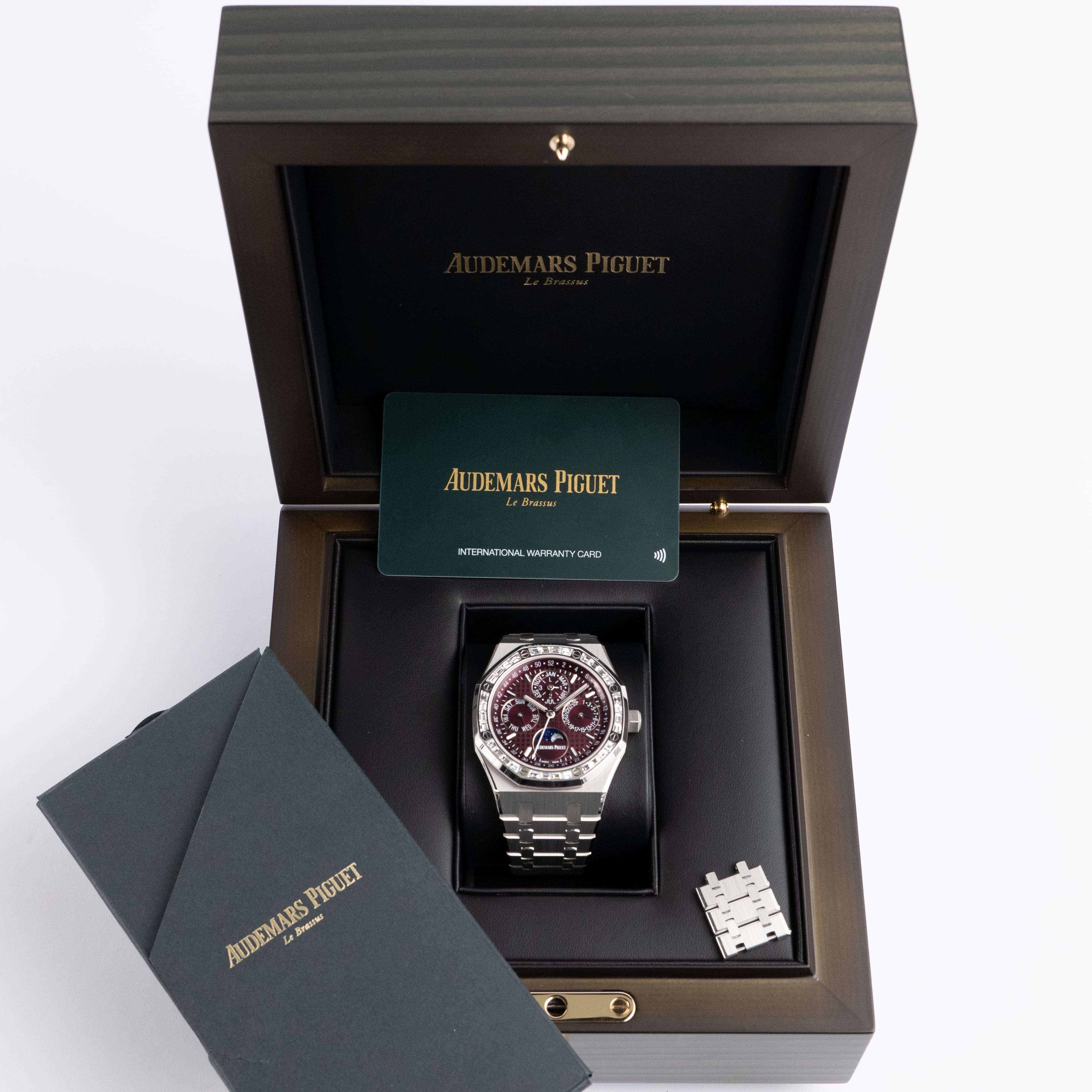 Royal Oak Perpetual Calendar White Gold Diamond Purple Dial 41mm Product Image 10