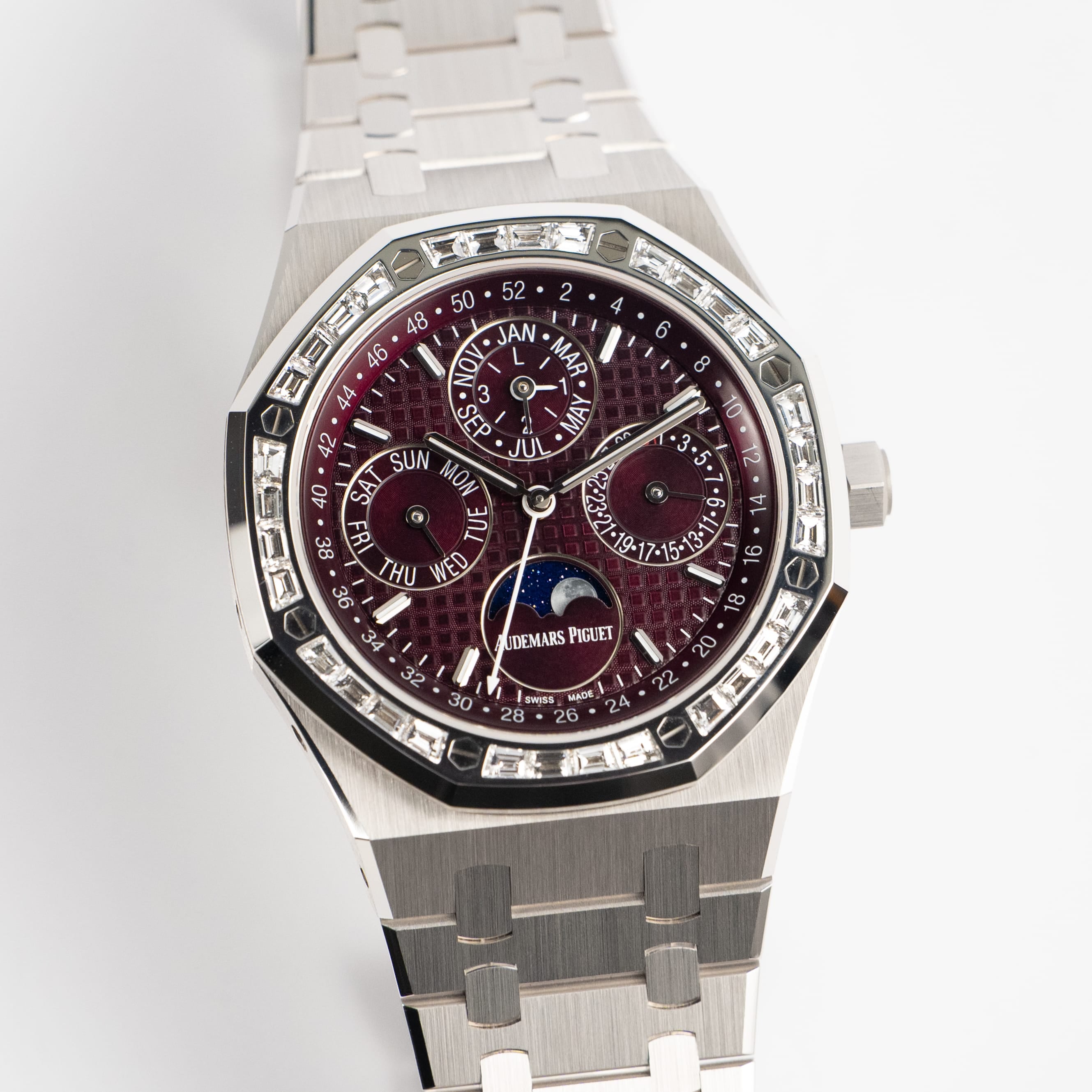 Royal Oak Perpetual Calendar White Gold Diamond Purple Dial 41mm Product Image 1