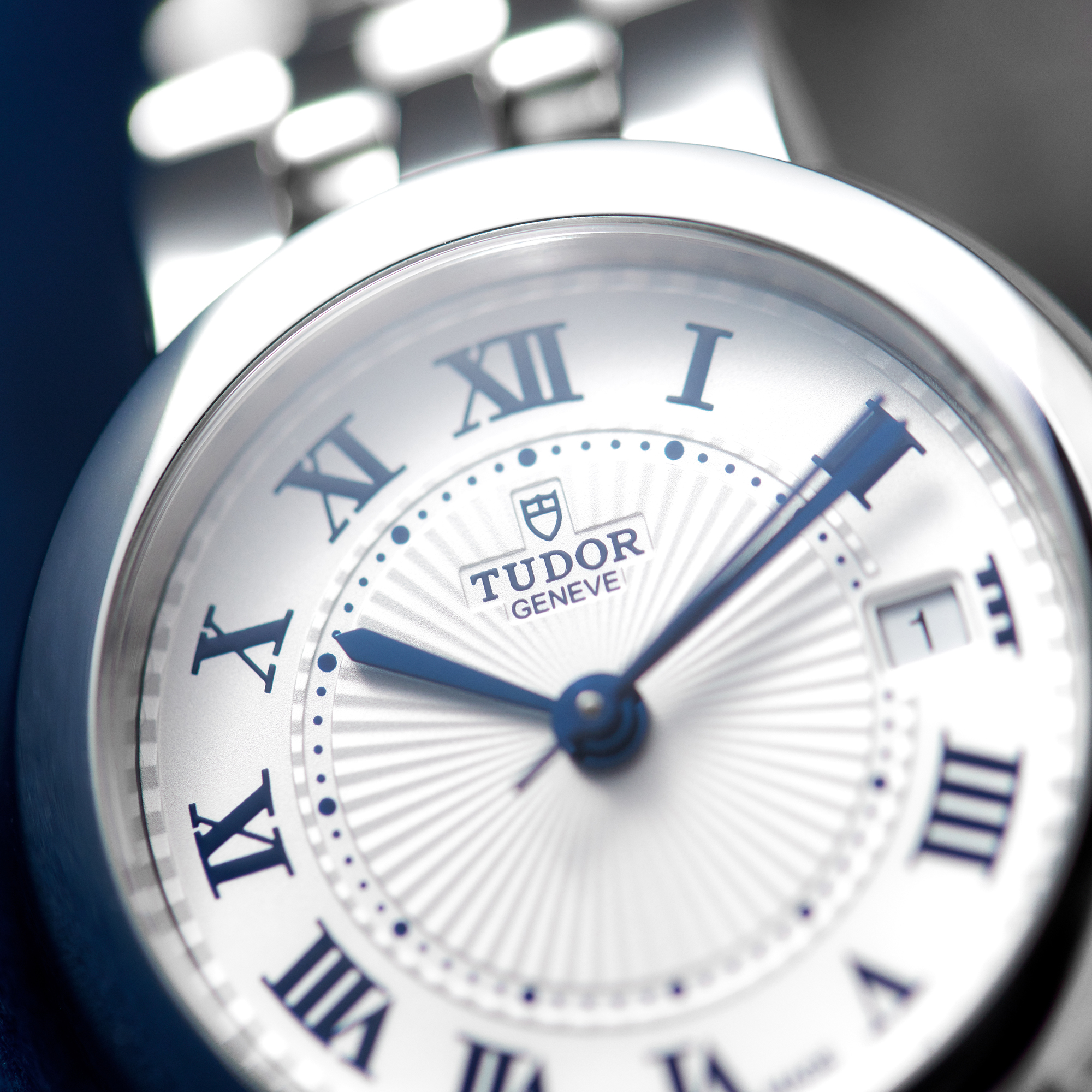 Clair de Rose Steel Silver Dial 26mm Product Image 11