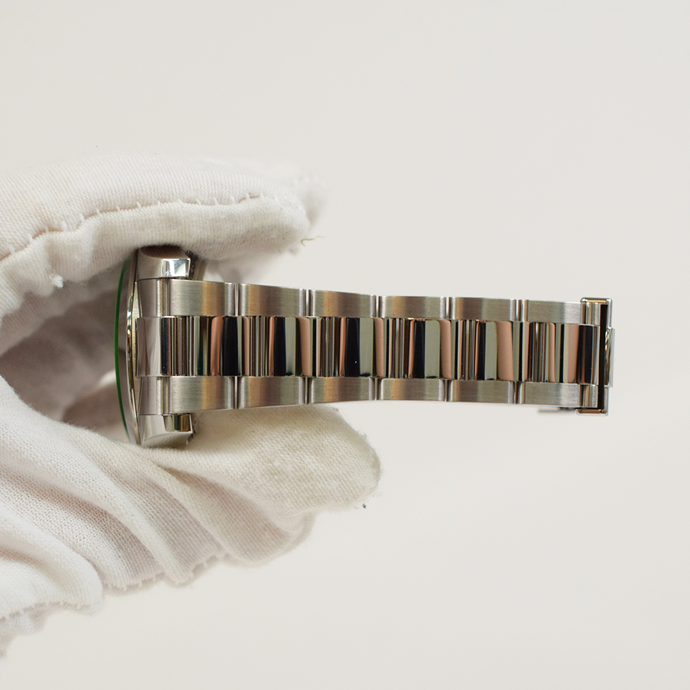 Milgauss GV Steel Z-Blue Dial 40mm Product Image 9
