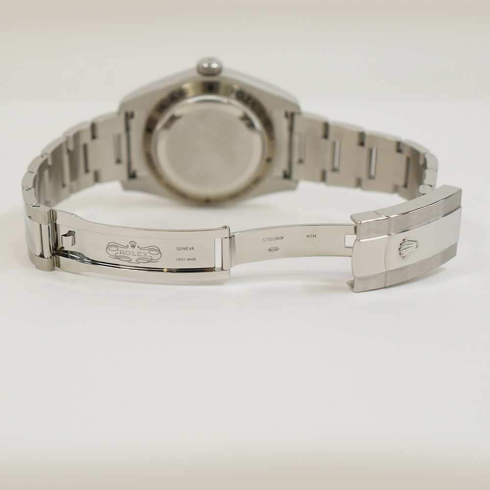 Milgauss GV Steel Z-Blue Dial 40mm Product Image 4