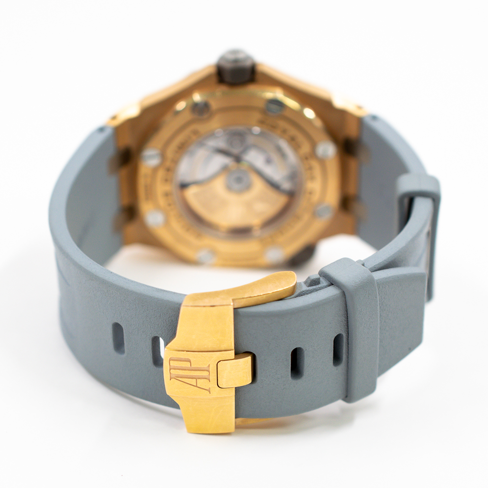 Royal Oak Offshore Diver Limited Edition Rose Gold & Titanium Grey Dial 42mm Product Image 4