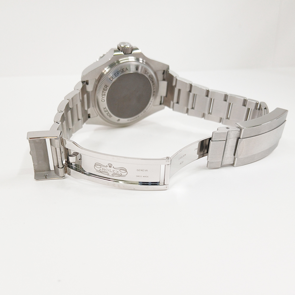 Sea-Dweller Deepsea D-Blue Titanium & Steel Blue Dial 44mm Product Image 4