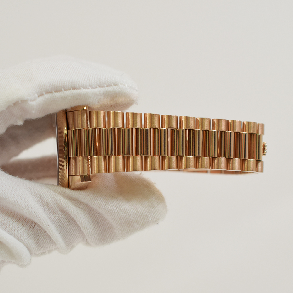 Day-Date Rose Gold Olive Dial 40mm Product Image 9