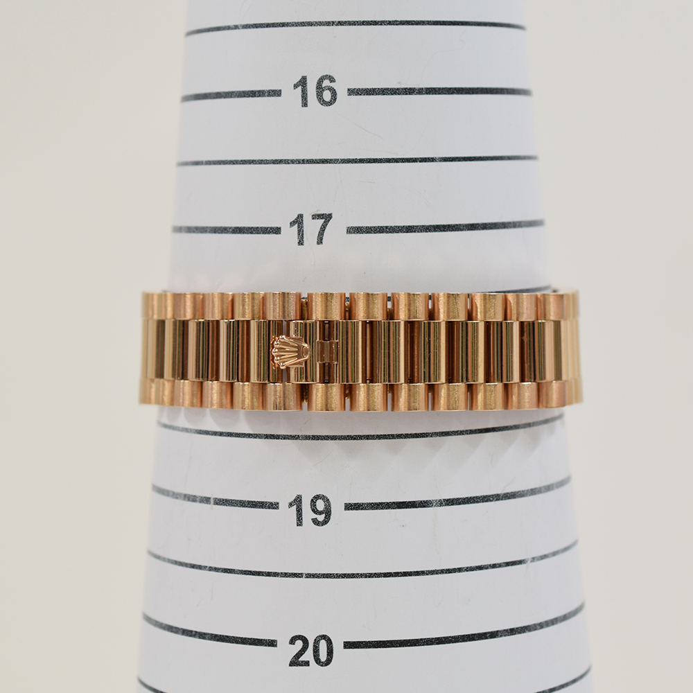 Day-Date Rose Gold Olive Dial 40mm Product Image 8