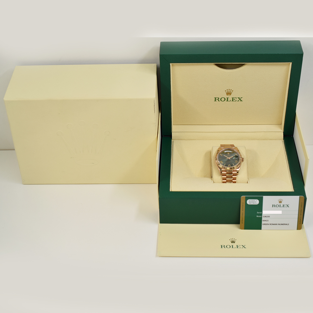 Day-Date Rose Gold Olive Dial 40mm Product Image 10
