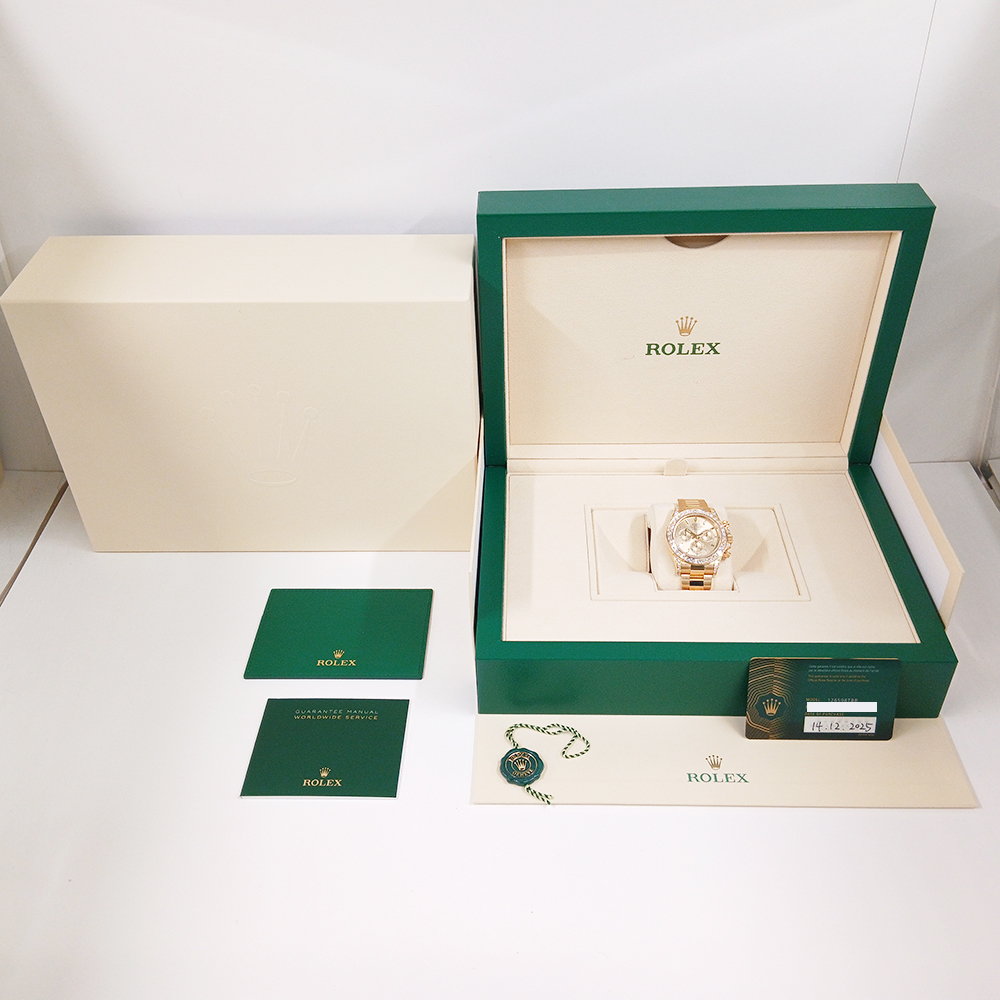 Daytona Yellow Gold Diamond Champagne Dial 40mm Product Image 10