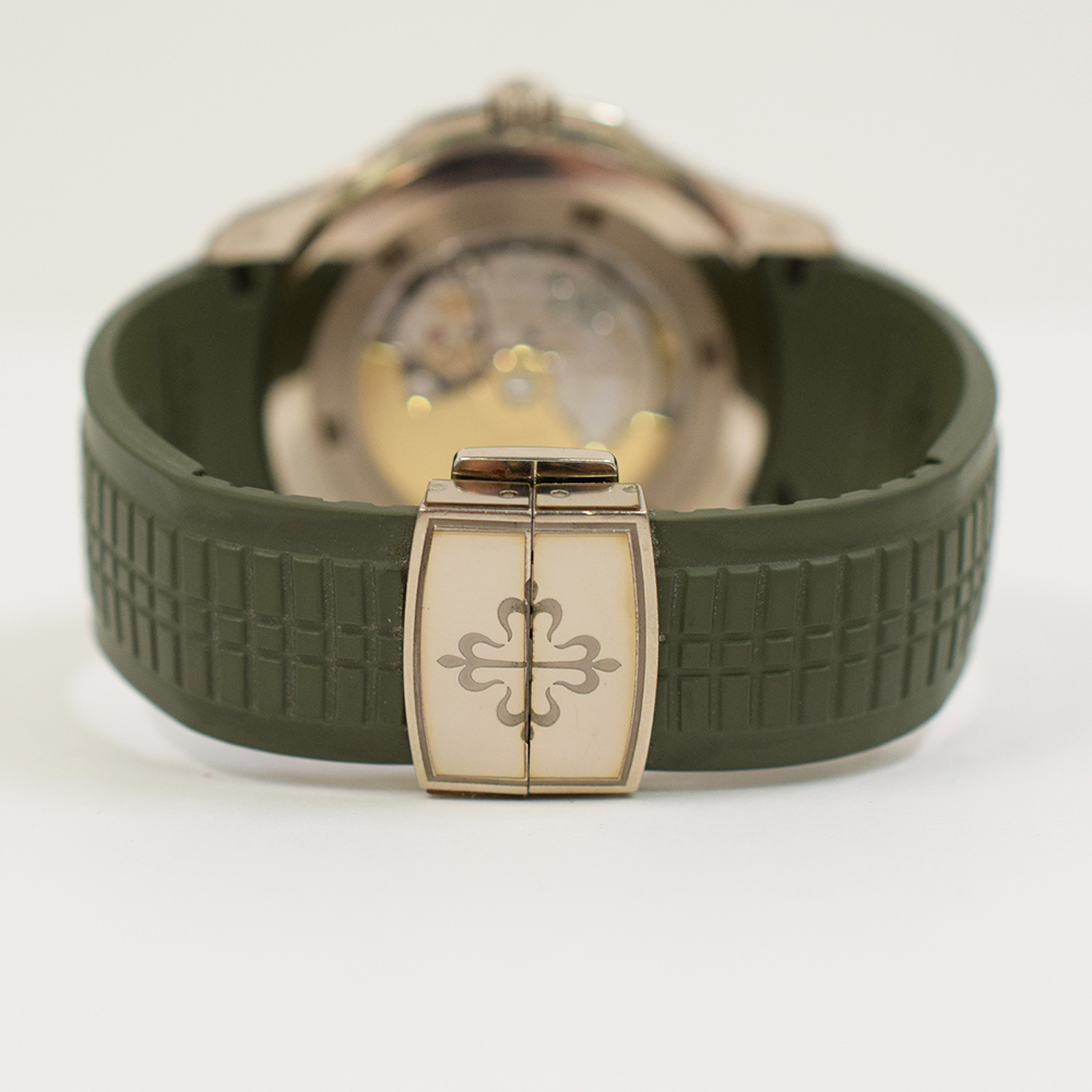 Aquanaut White Gold Green Dial 42mm Product Image 3