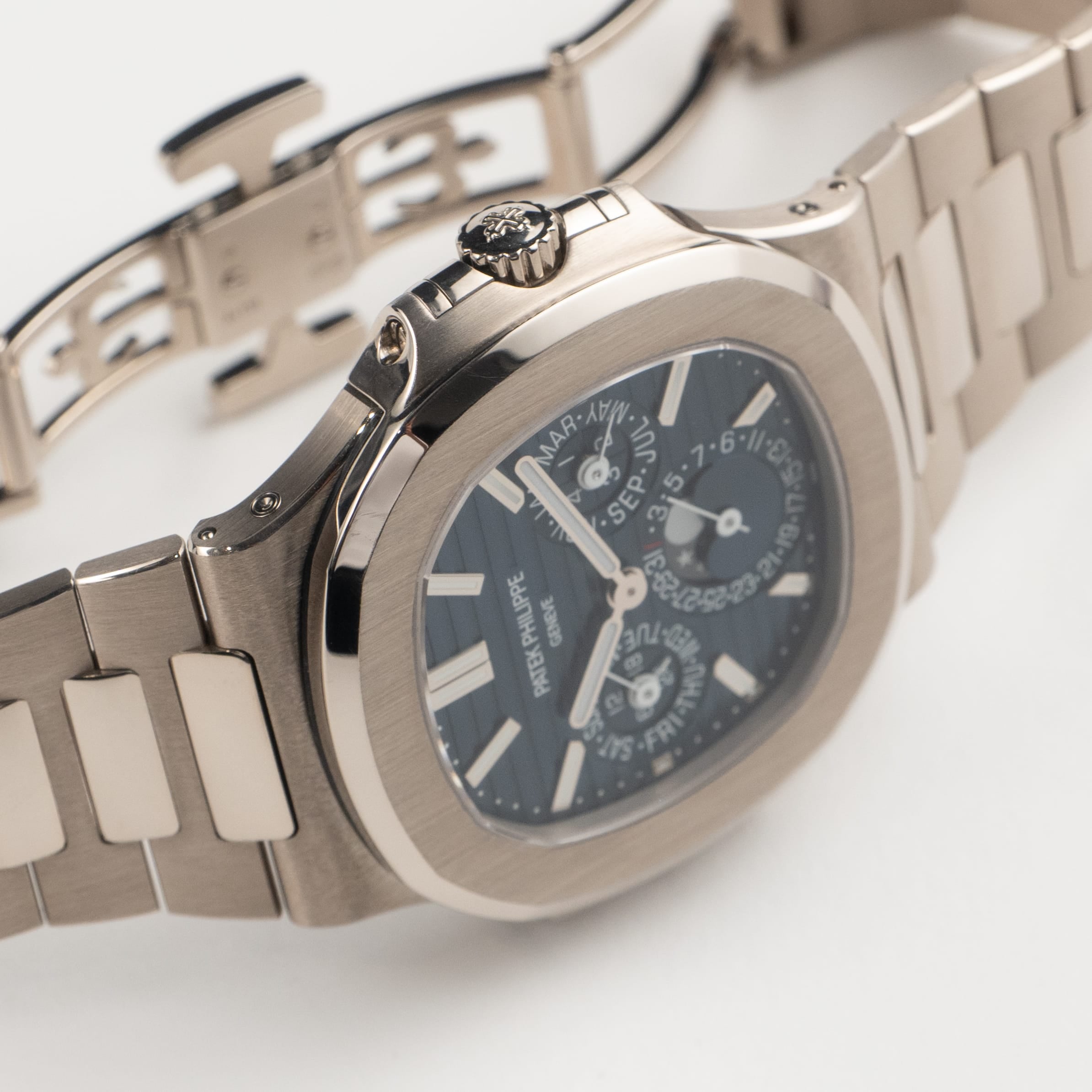 Nautilus Perpetual Calendar White Gold Blue Dial 40mm Product Image 2