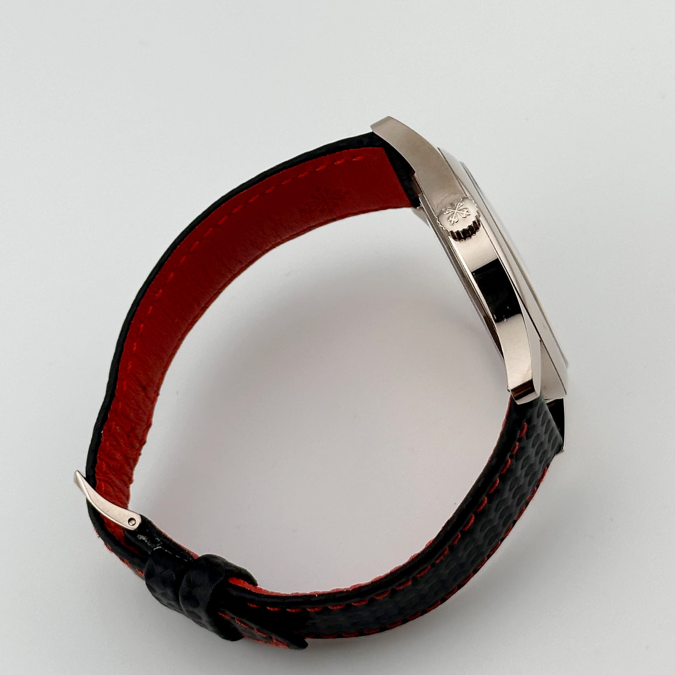 Calatrava White Gold Black Dial 40mm Product Image 6