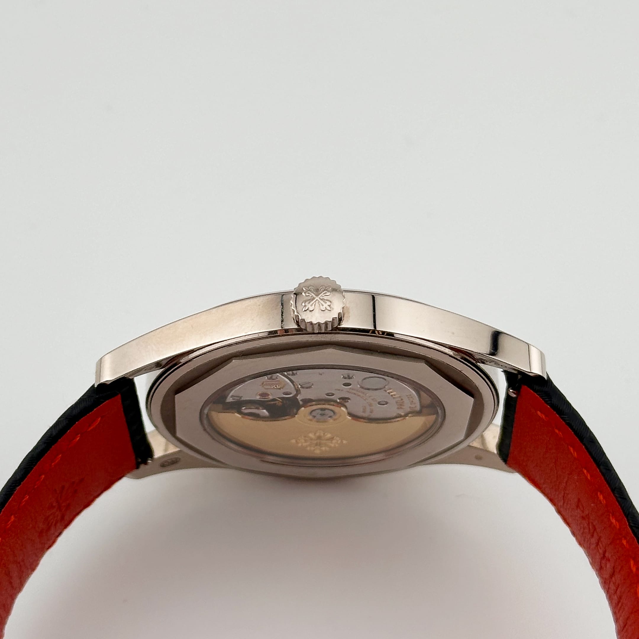 Calatrava White Gold Black Dial 40mm Product Image 4