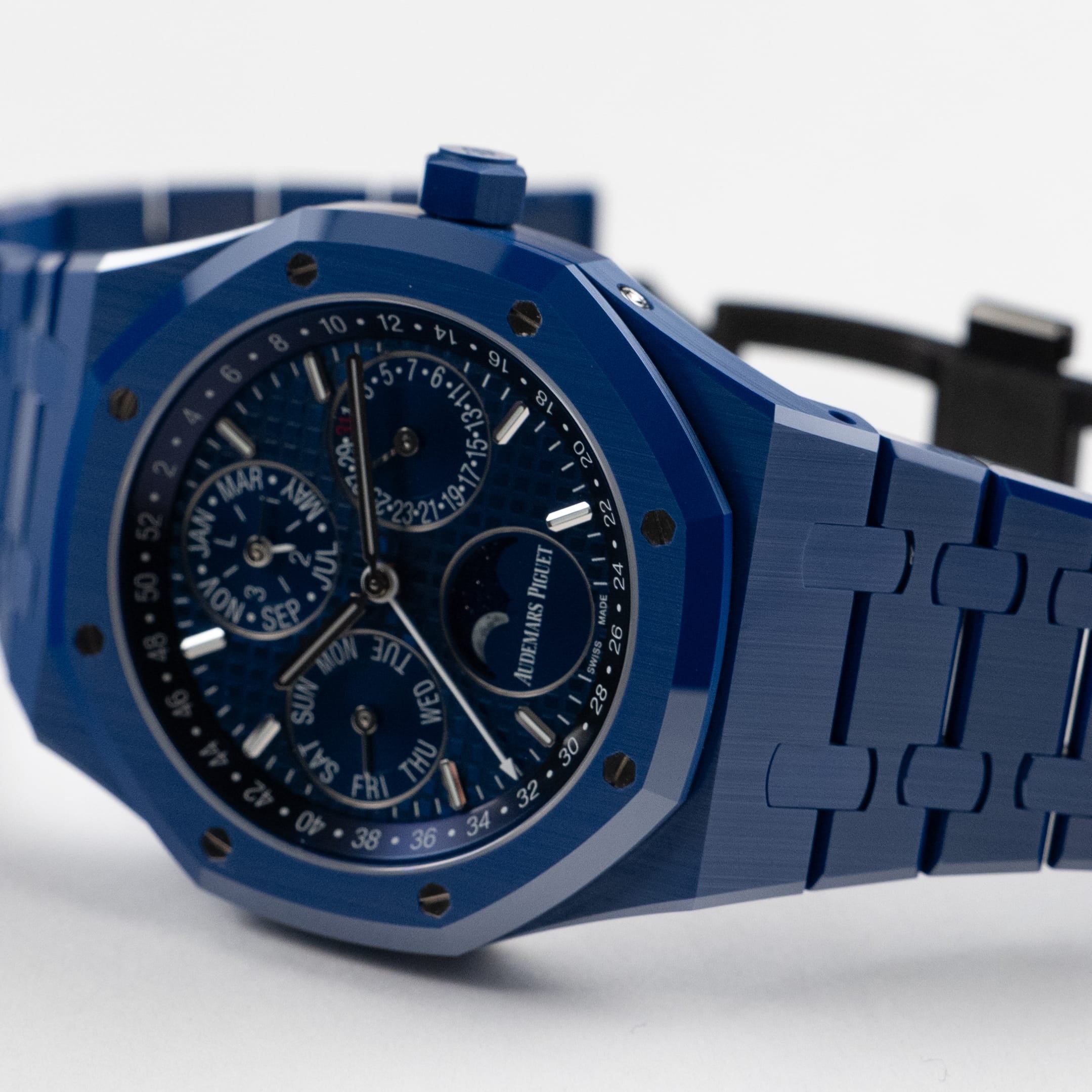 Royal Oak Perpetual Calendar Ceramic Blue Dial 41mm Product Image 5