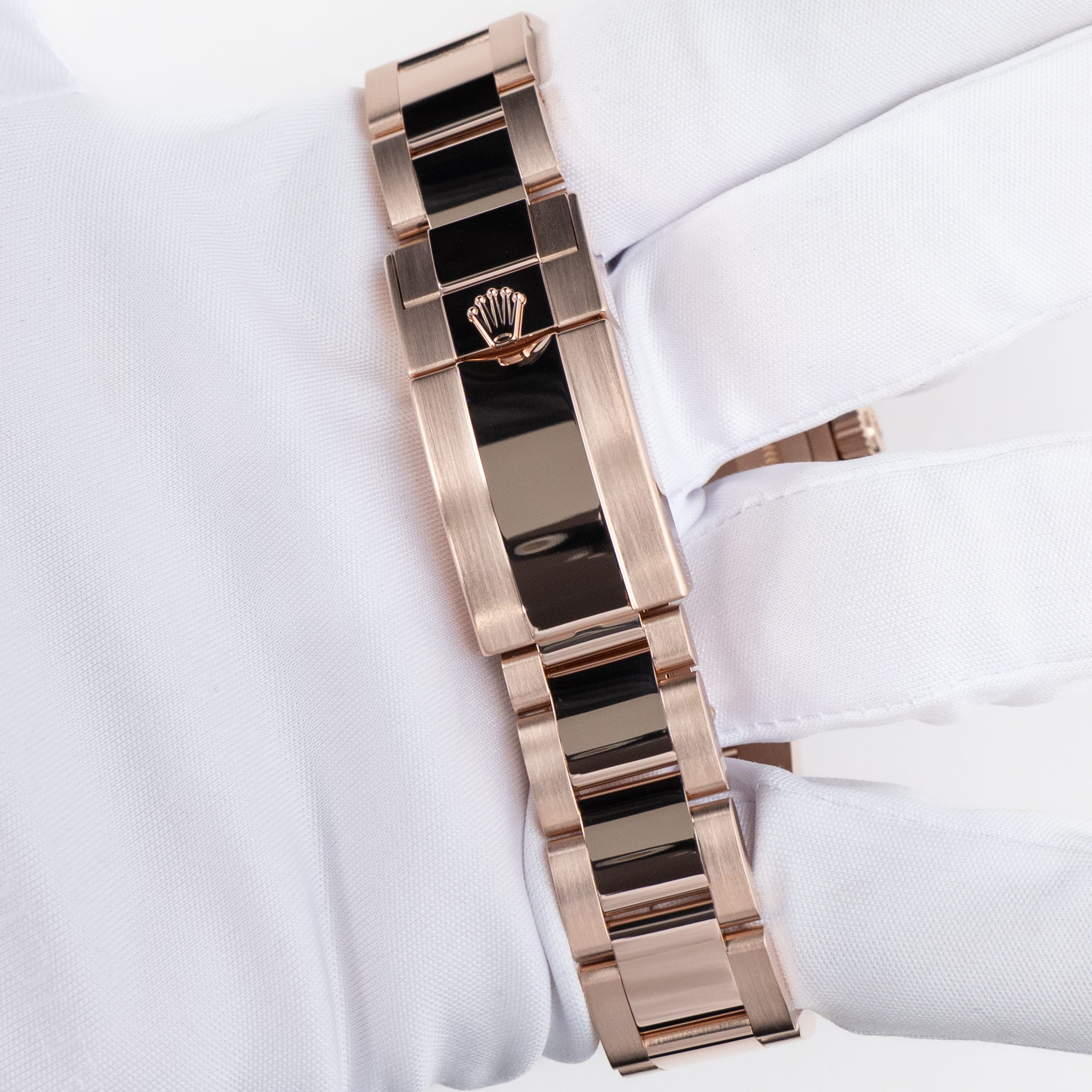 GMT-Master II "Rootbeer" Rose Gold Black Dial 40mm Product Image 9