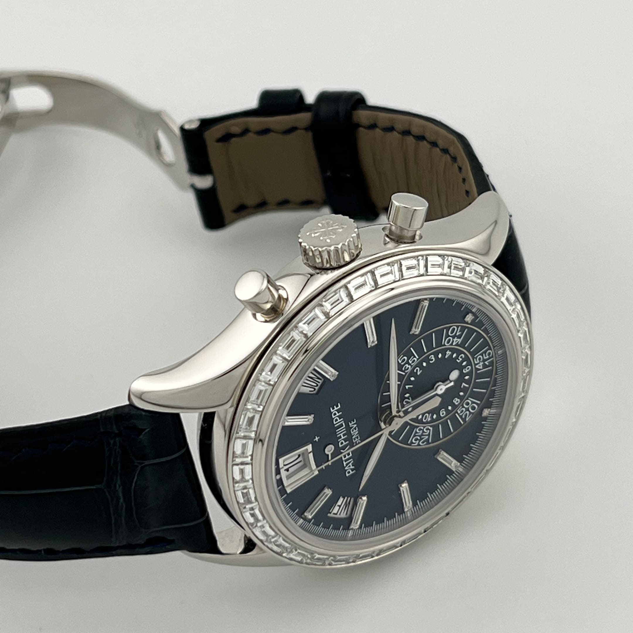 Annual Calendar Chronograph Platinum Diamond Blue Dial 40mm Product Image 2