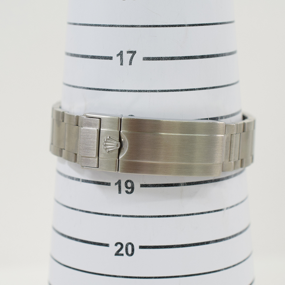 Submariner Date Steel Black Dial 40mm Product Image 8