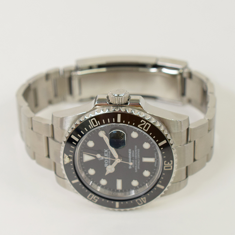 Submariner Date Steel Black Dial 40mm Product Image 2