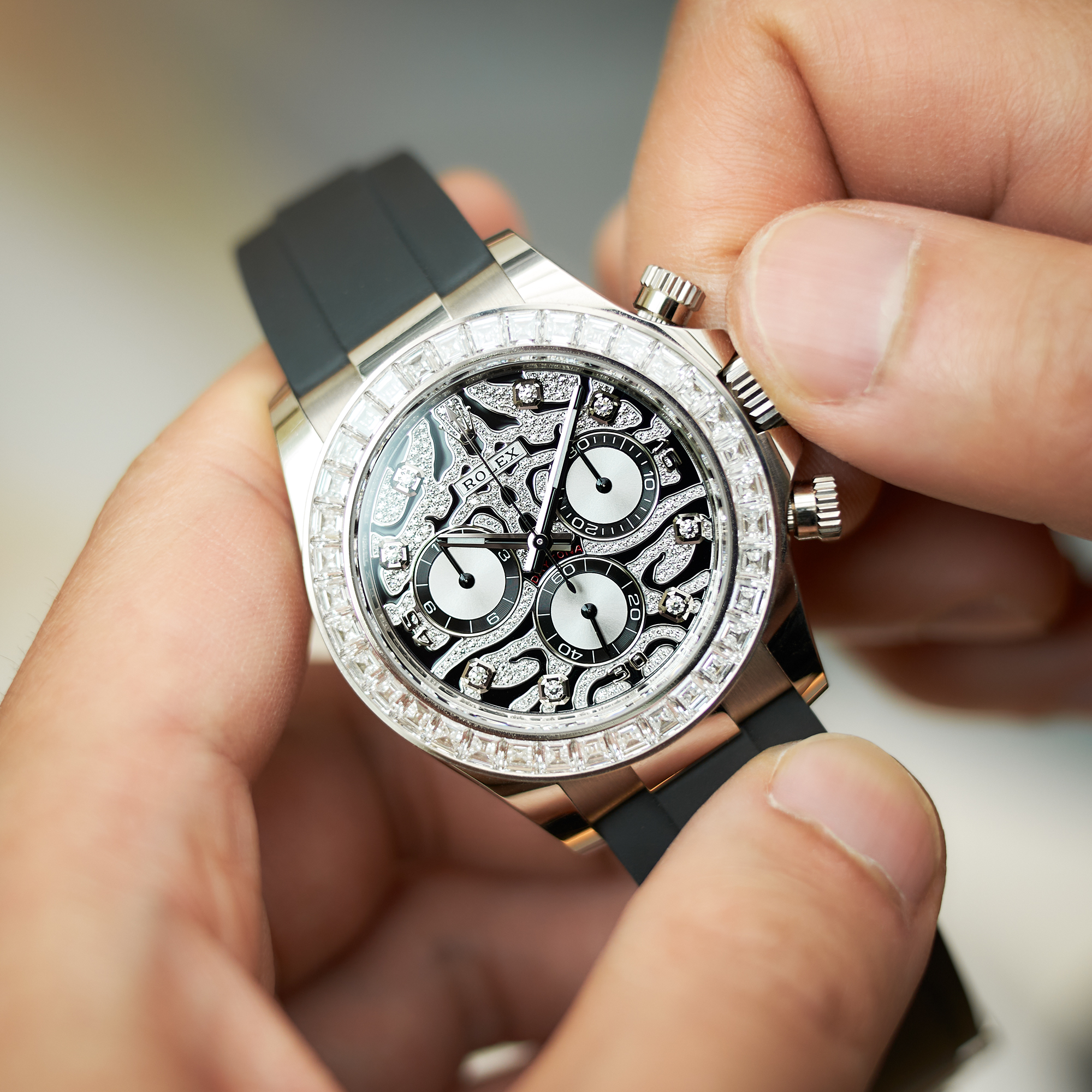 Daytona "Eye of the Tiger" White Gold Pave Dial 40mm Product Image 15