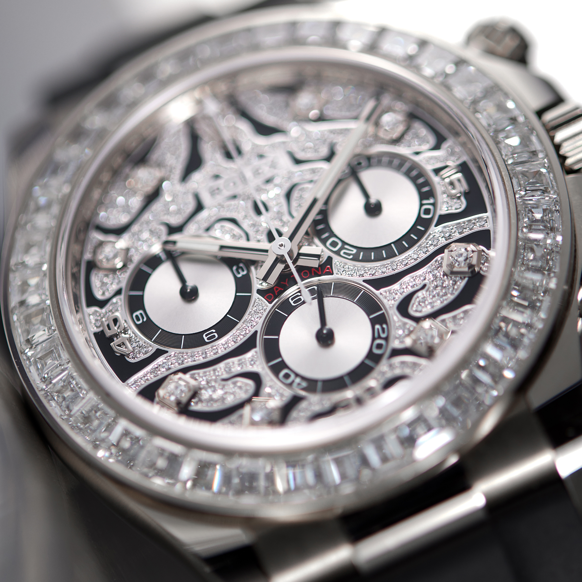 Daytona "Eye of the Tiger" White Gold Pave Dial 40mm Product Image 13