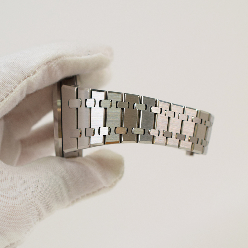 Royal Oak Chronograph Steel Silver Dial 41mm Product Image 9