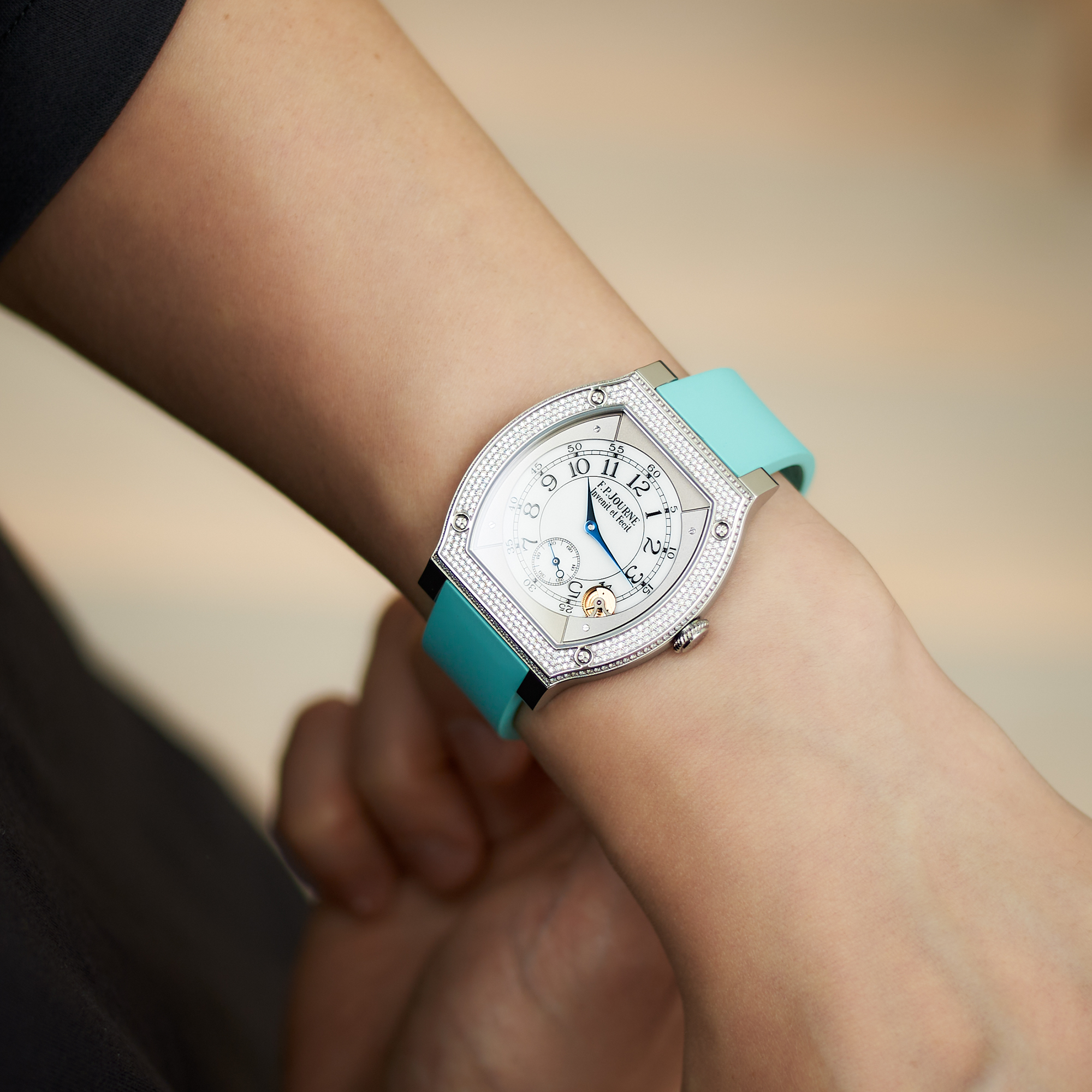 Élégante Titanium Diamond White Dial 48mm Product Image