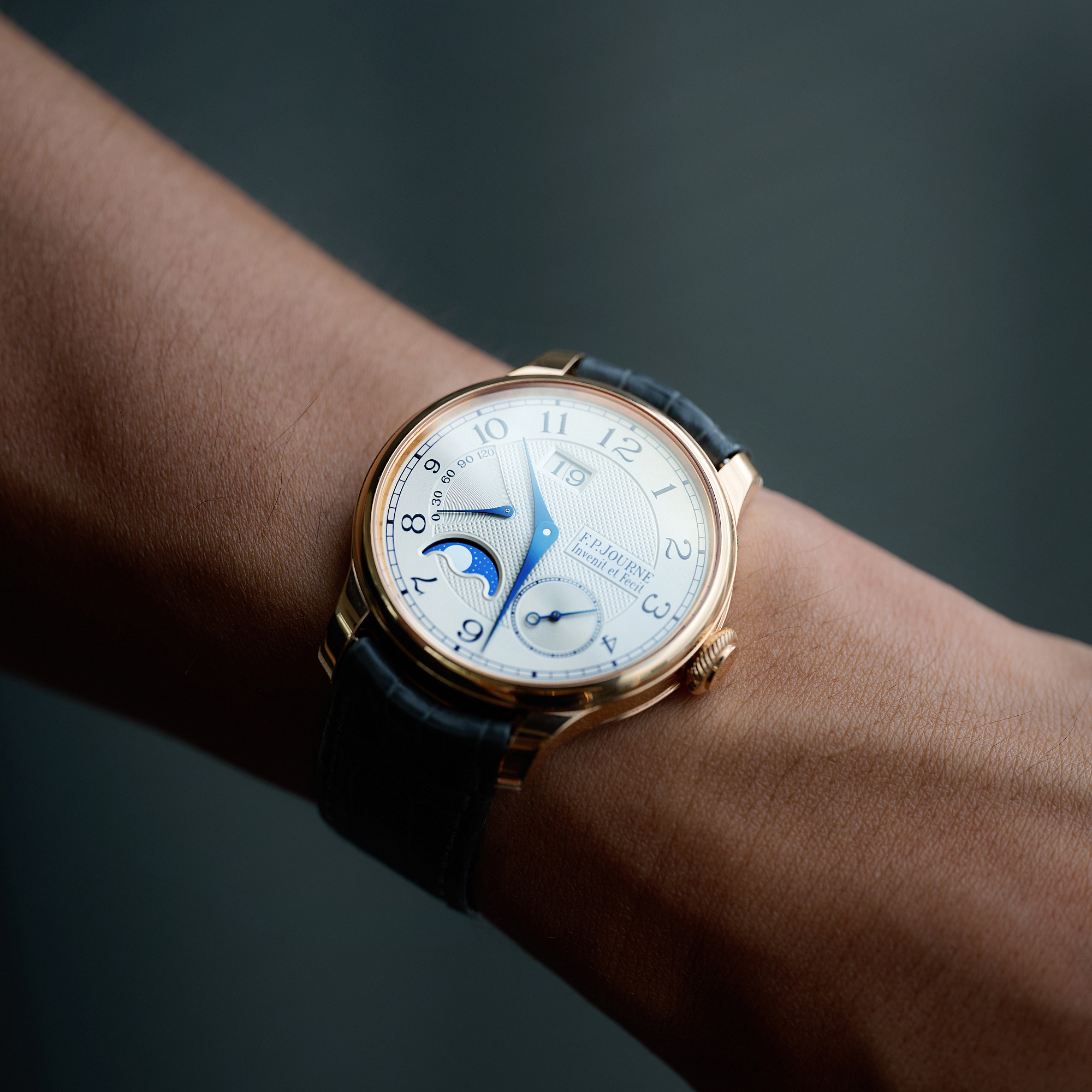 Octa Automatique Lune Rose Gold Silver Dial 40mm Product Image