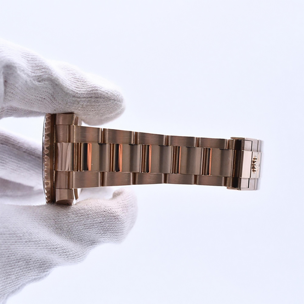 GMT-Master II "Rootbeer" Rose Gold Black Dial 40mm Product Image 9