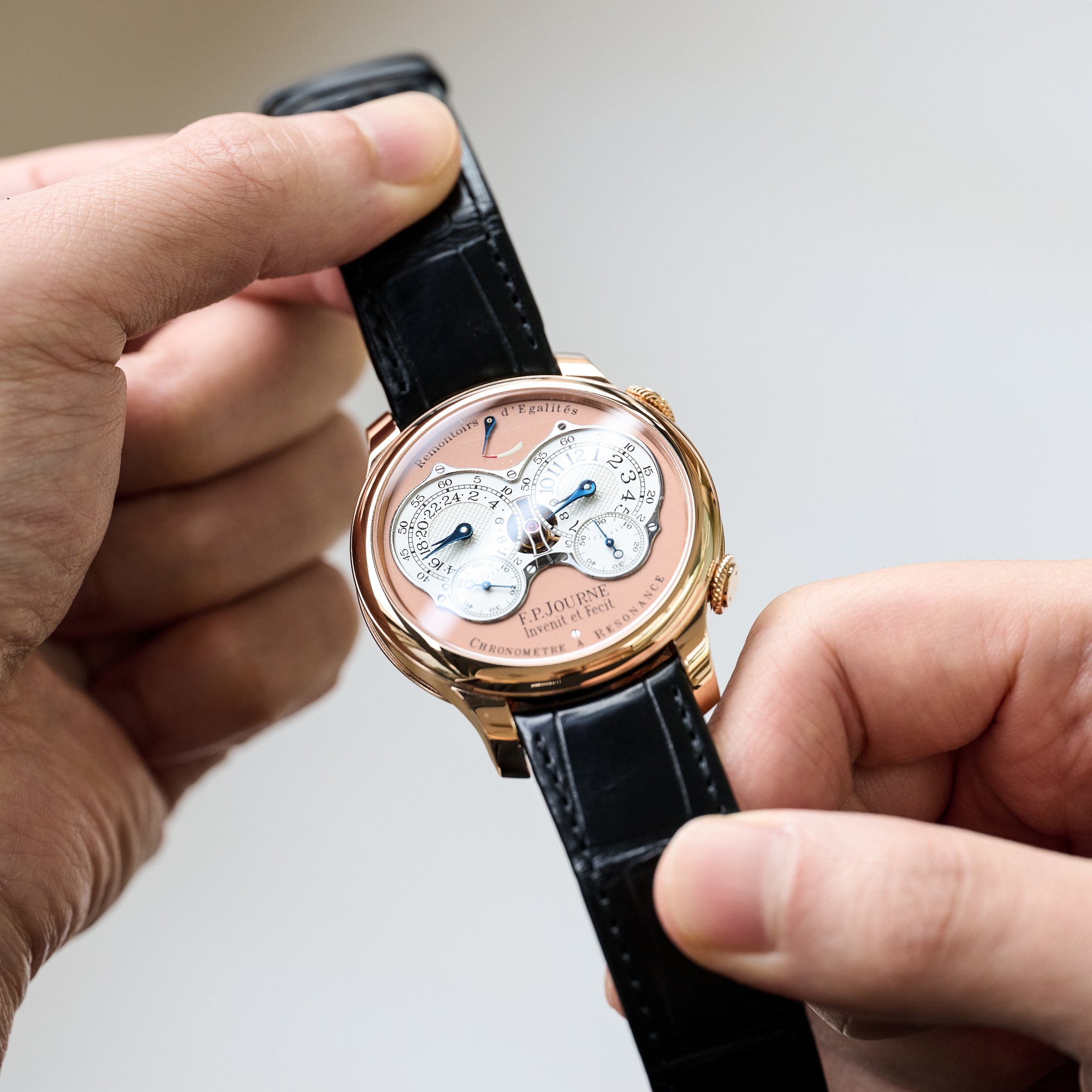Chronomètre à Résonance Rose Gold White Salmon Dial 42mm Product Image