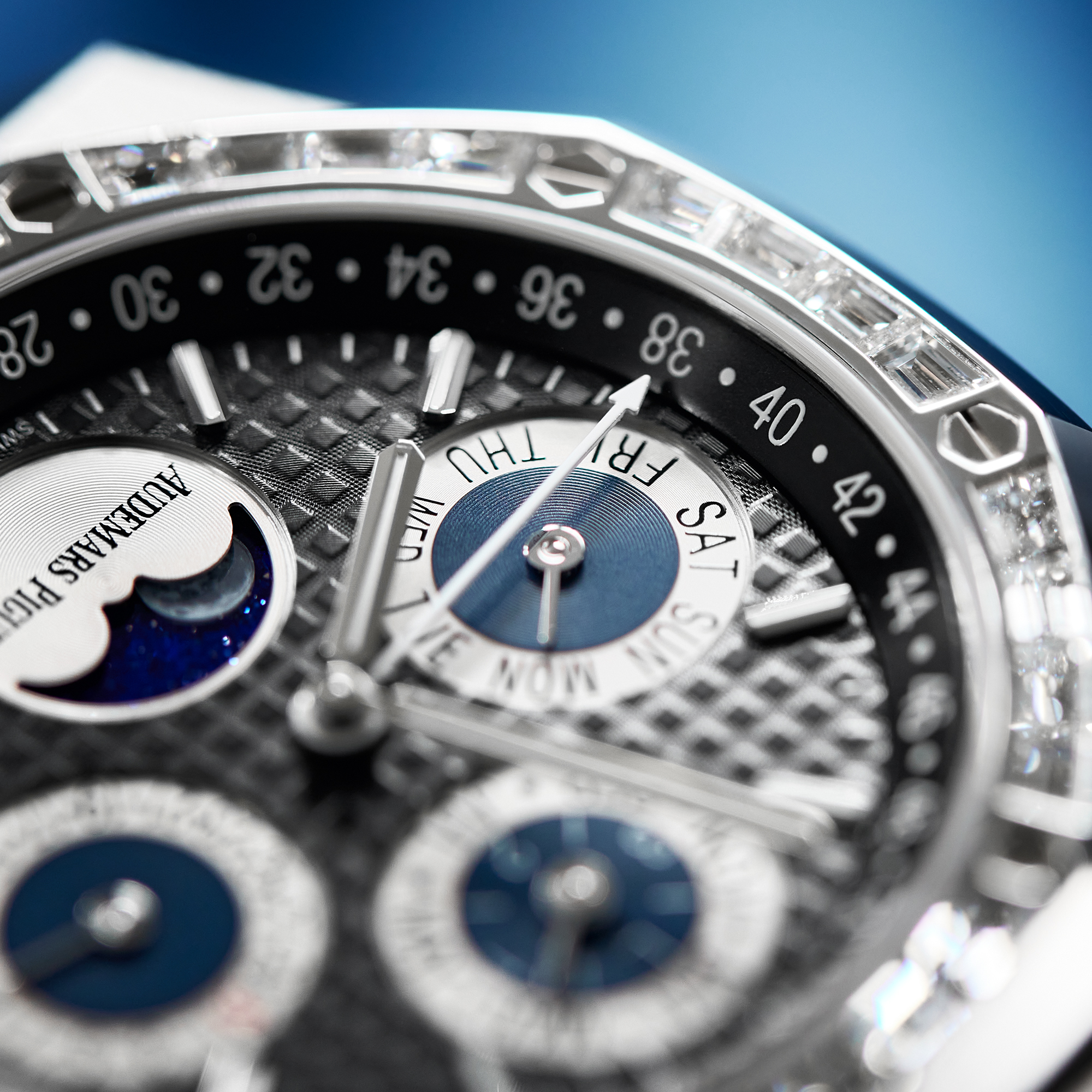 Royal Oak Perpetual Calendar White Gold Diamond Black Dial 41mm Product Image