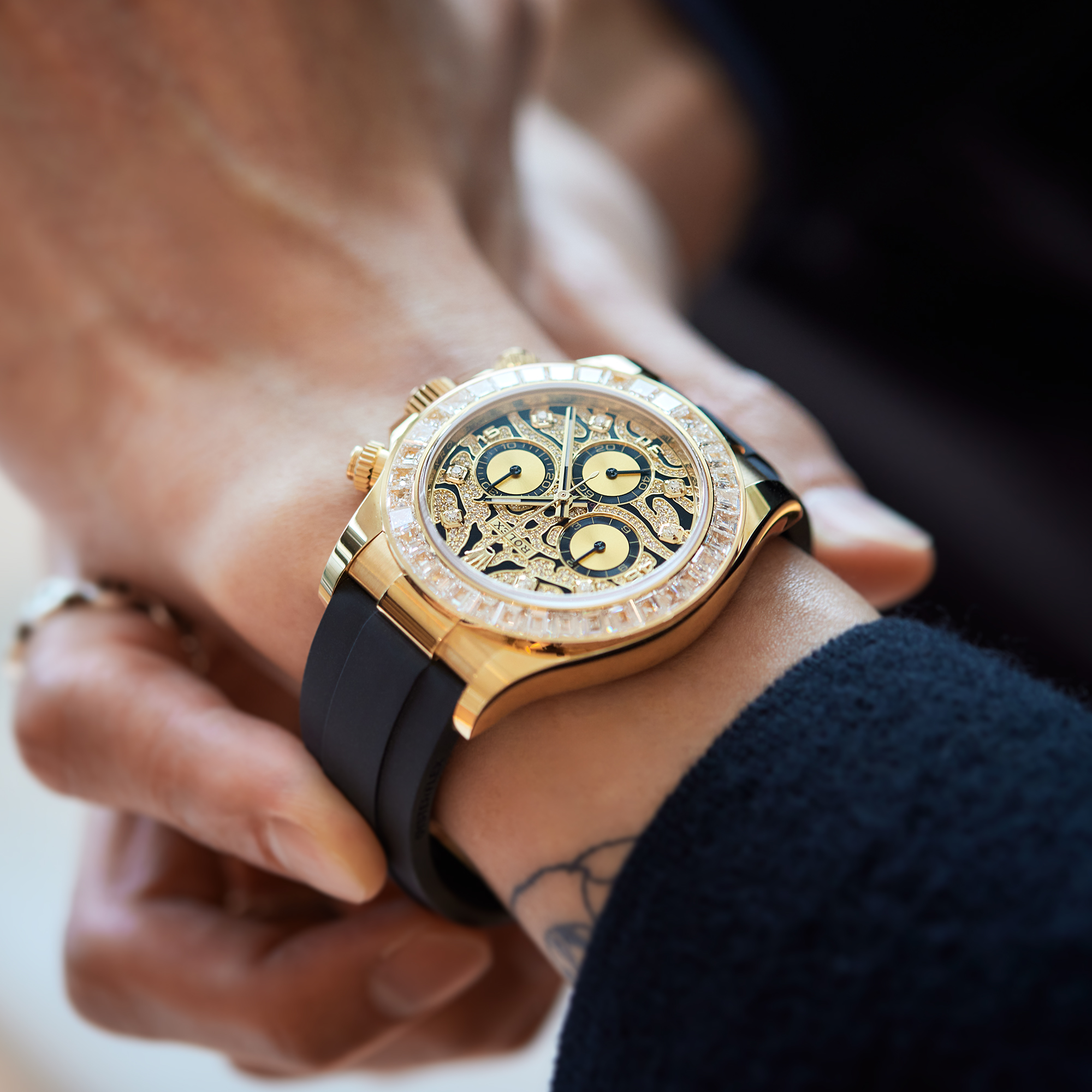 Daytona Yellow Gold Diamond Oysterflex "Eye of the Tiger" 40mm Product Image 11