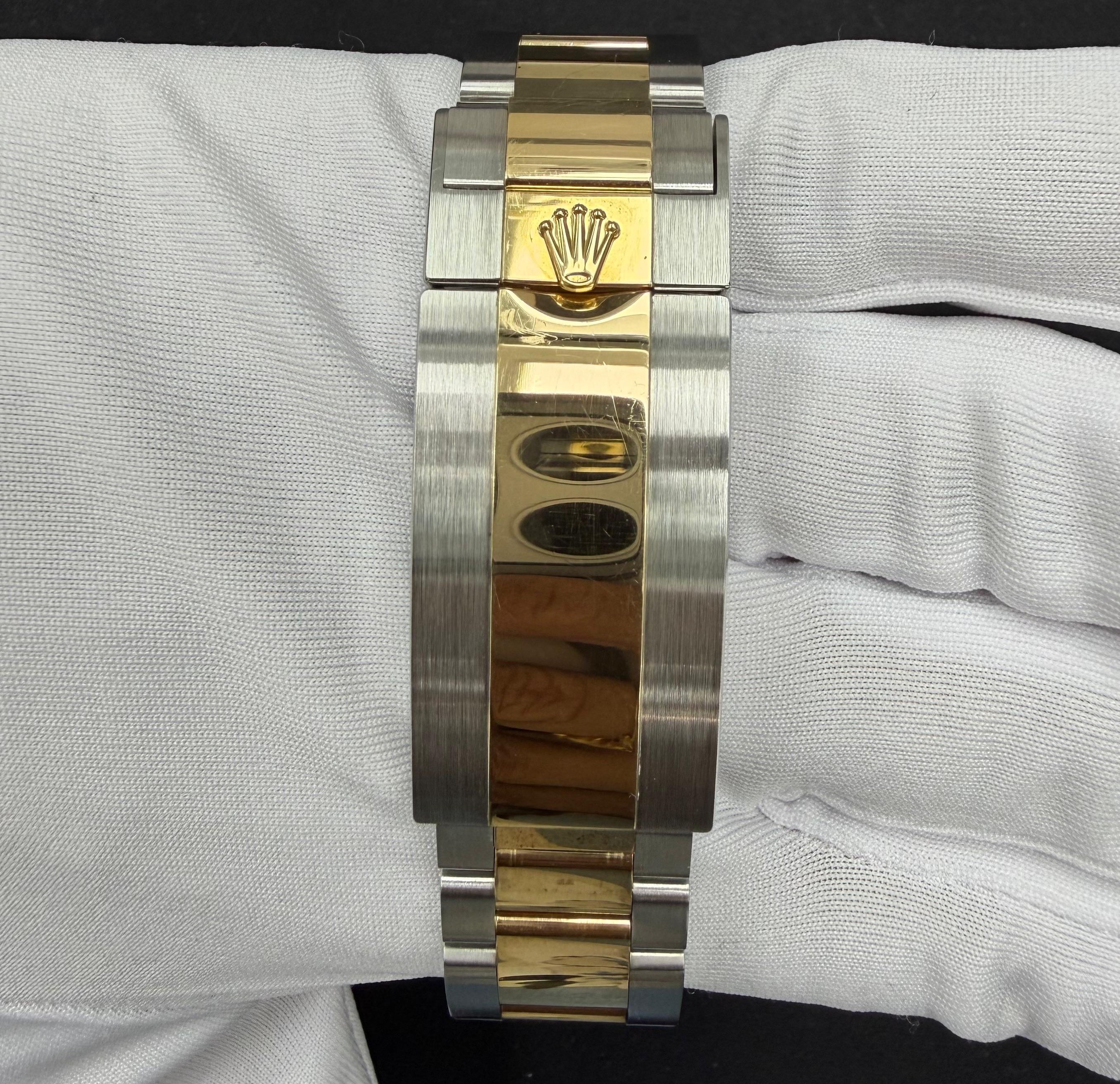 Submariner Date Yellow Gold & Steel Blue Dial 41mm Product Image 3