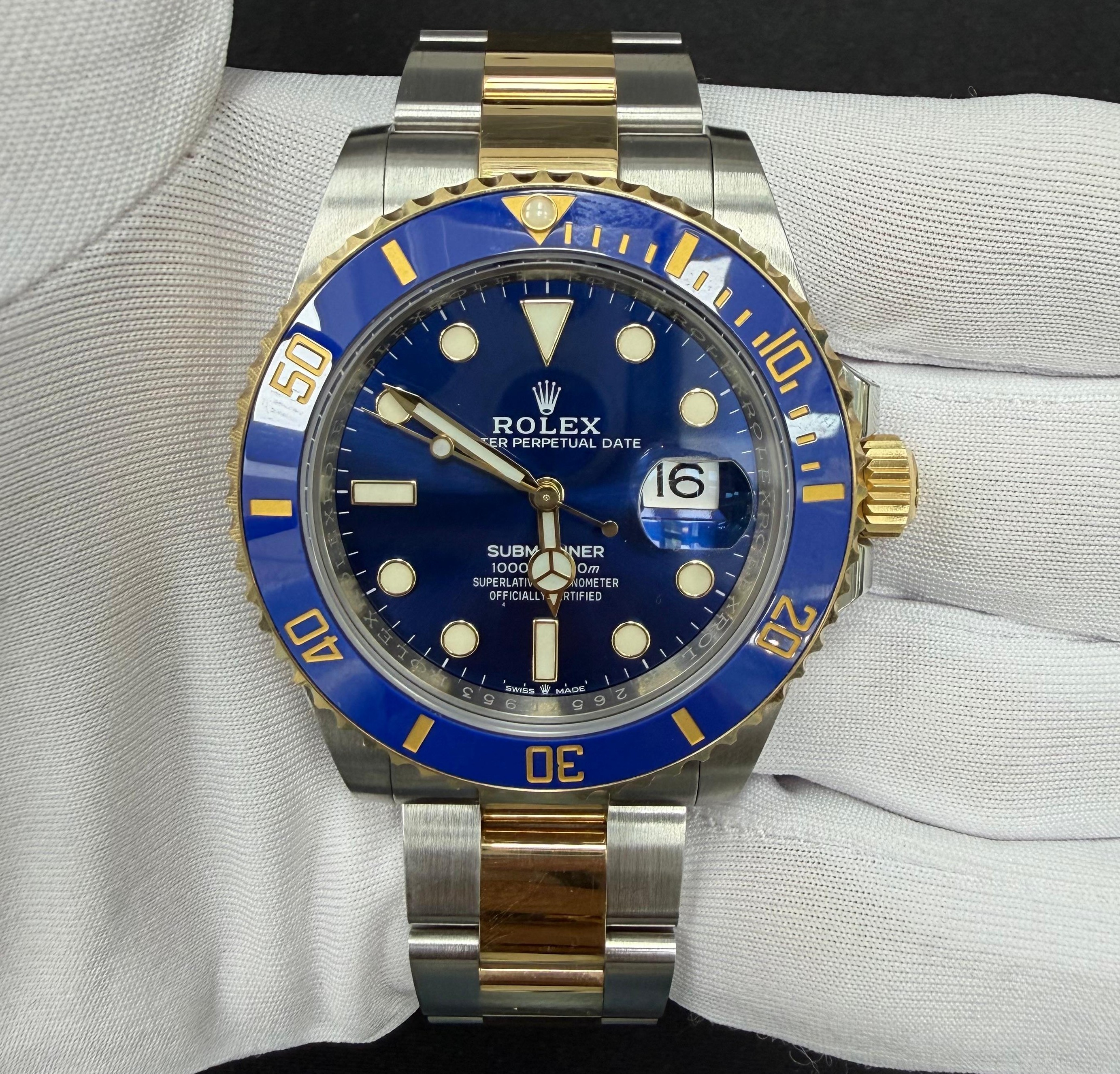 Submariner Date Yellow Gold & Steel Blue Dial 41mm Product Image 1