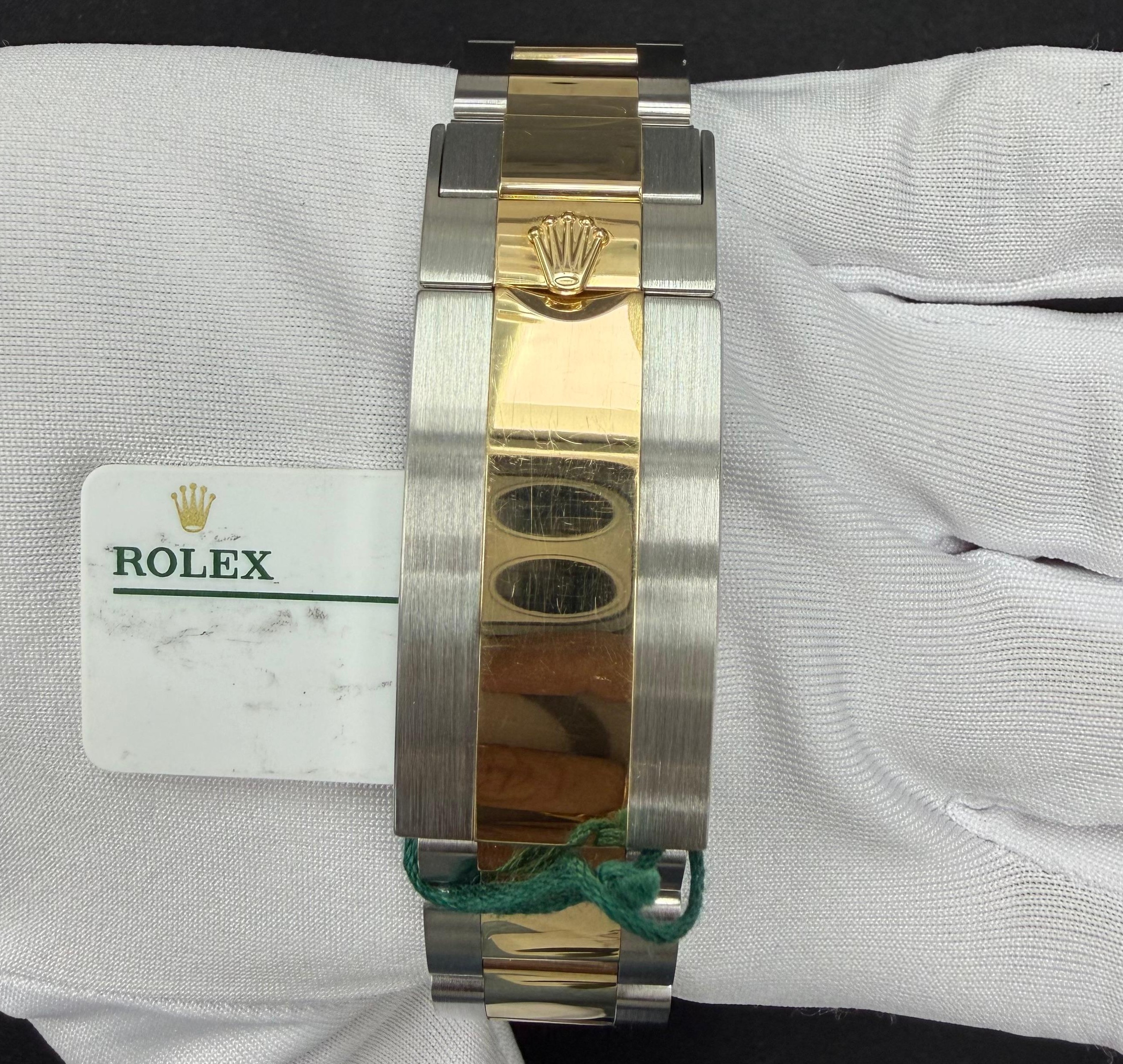 Submariner Date Yellow Gold & Steel Blue Dial 41mm Product Image 3