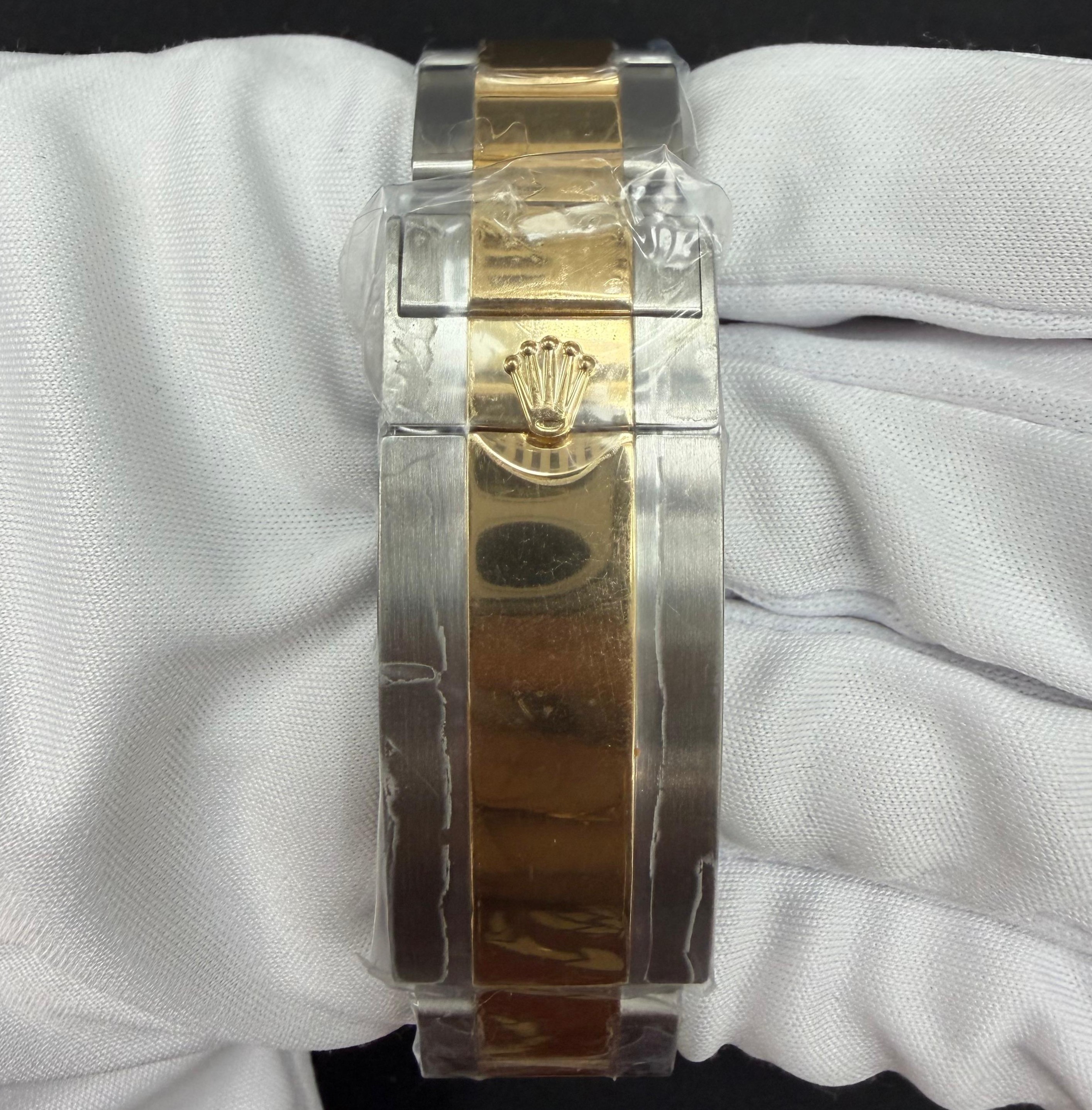 Submariner Date Yellow Gold & Steel Blue Dial 41mm Product Image 3