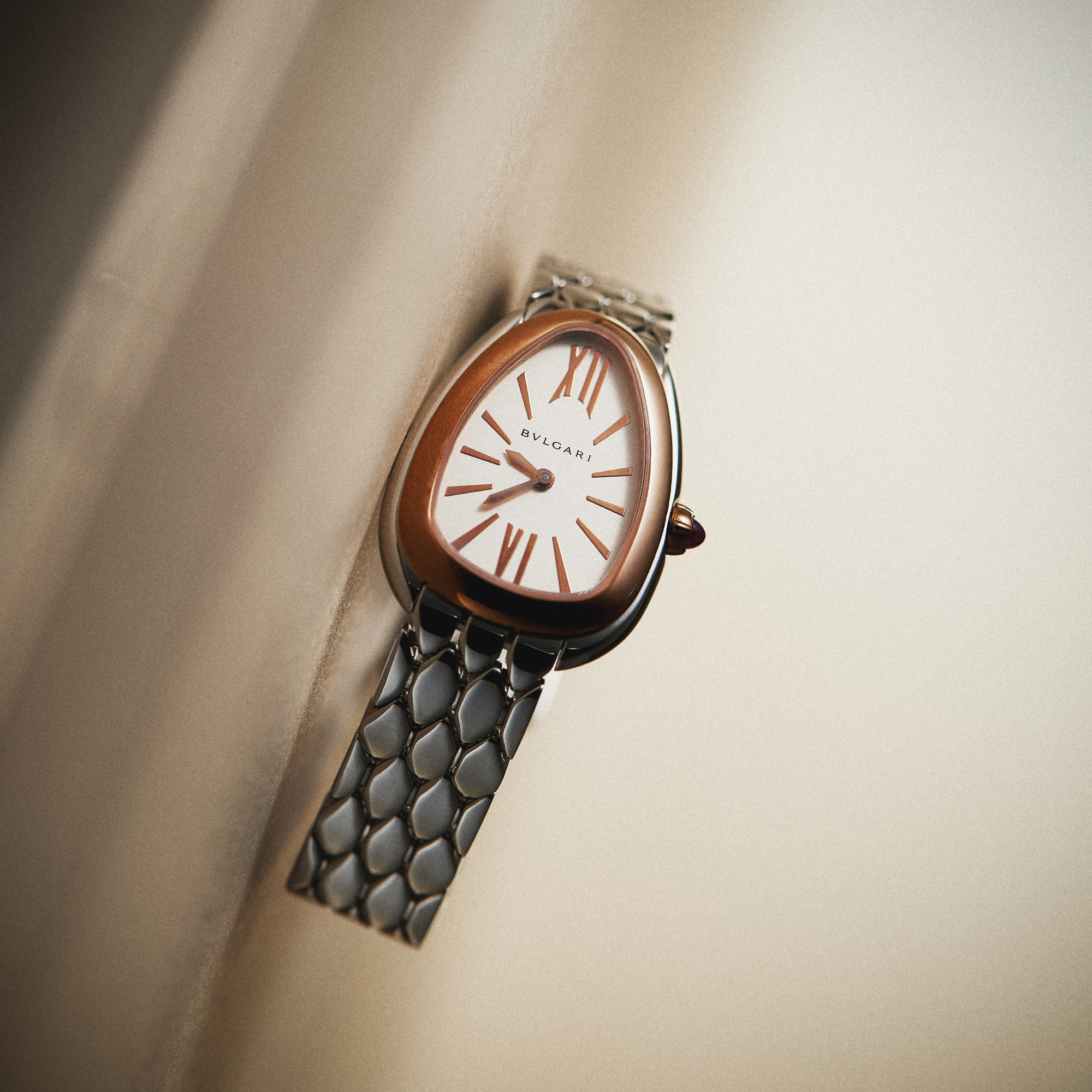 Serpenti Seduttori Rose Gold & Steel White Dial 33mm Product Image 12